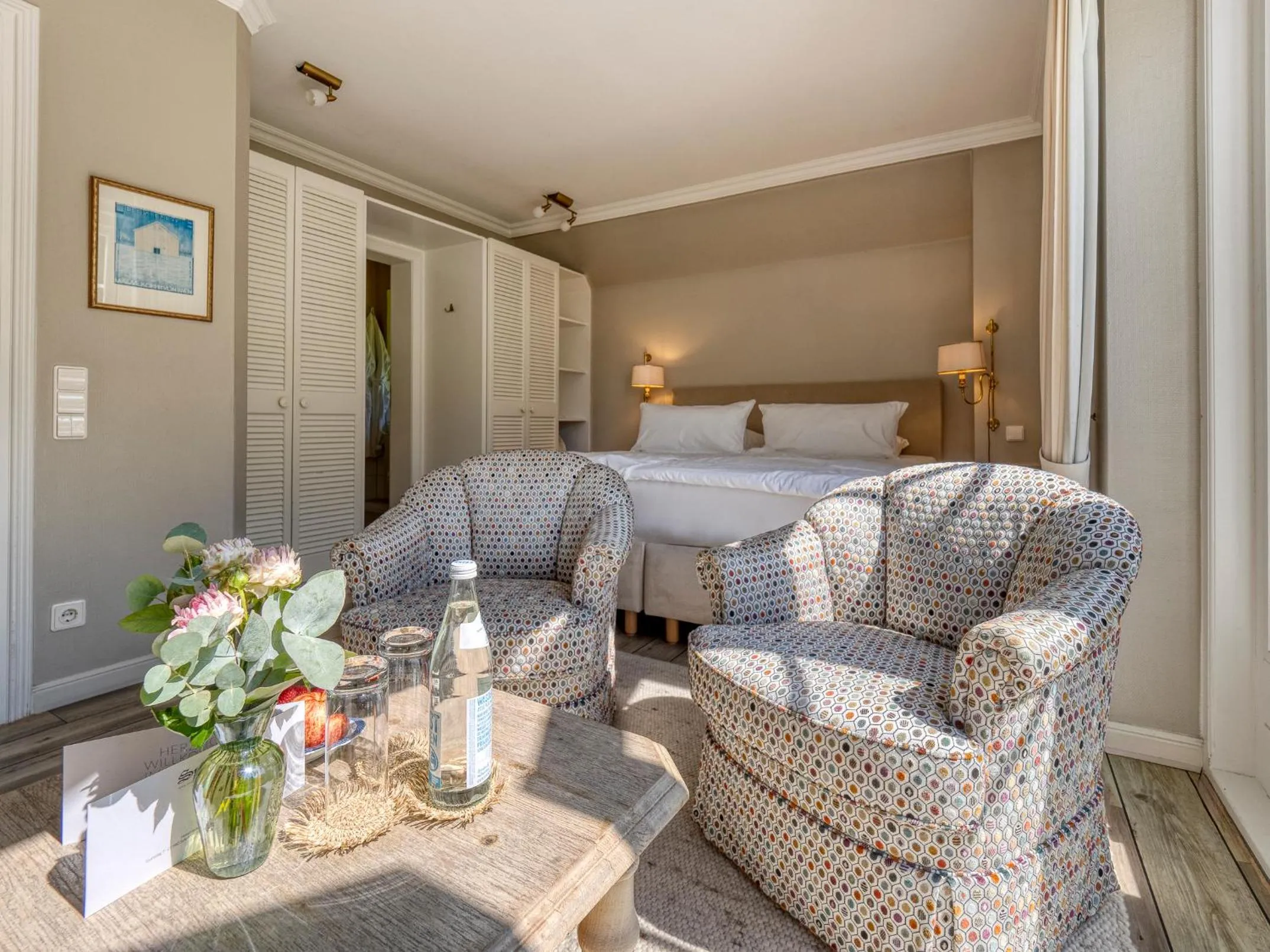 Photo of the whole room, Bed in Boutiquehotel Seiler Hof Keitum