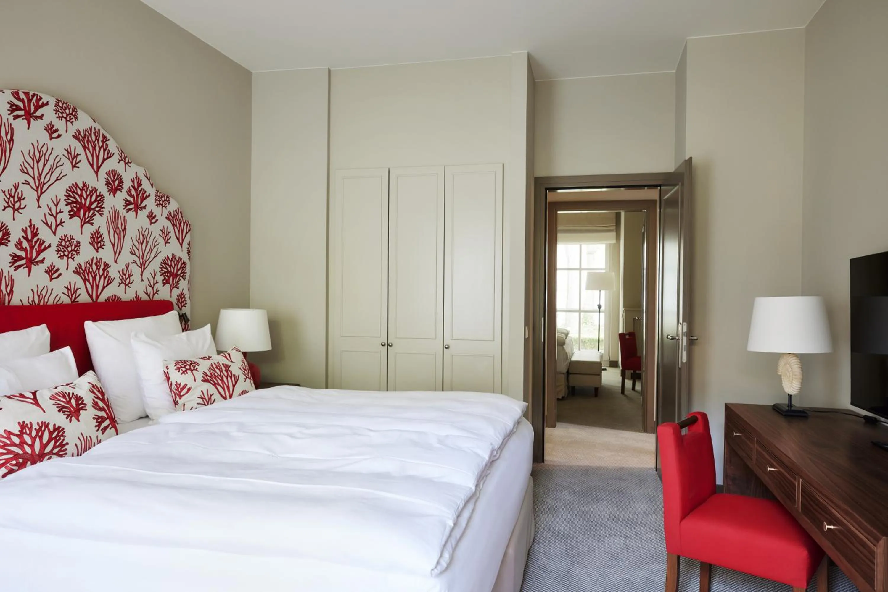 Bedroom, Bed in Strandhotel Zingst