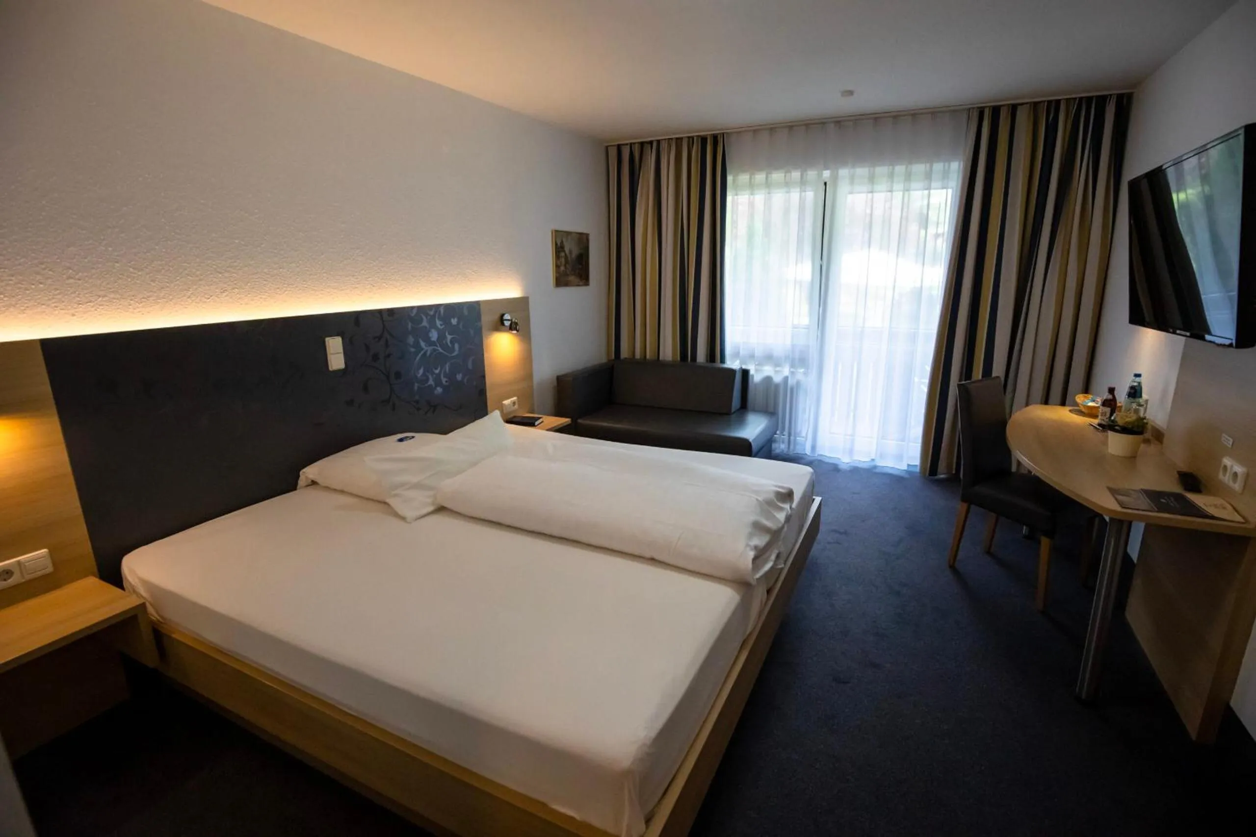 Photo of the whole room, Bed in Hotel Hirt