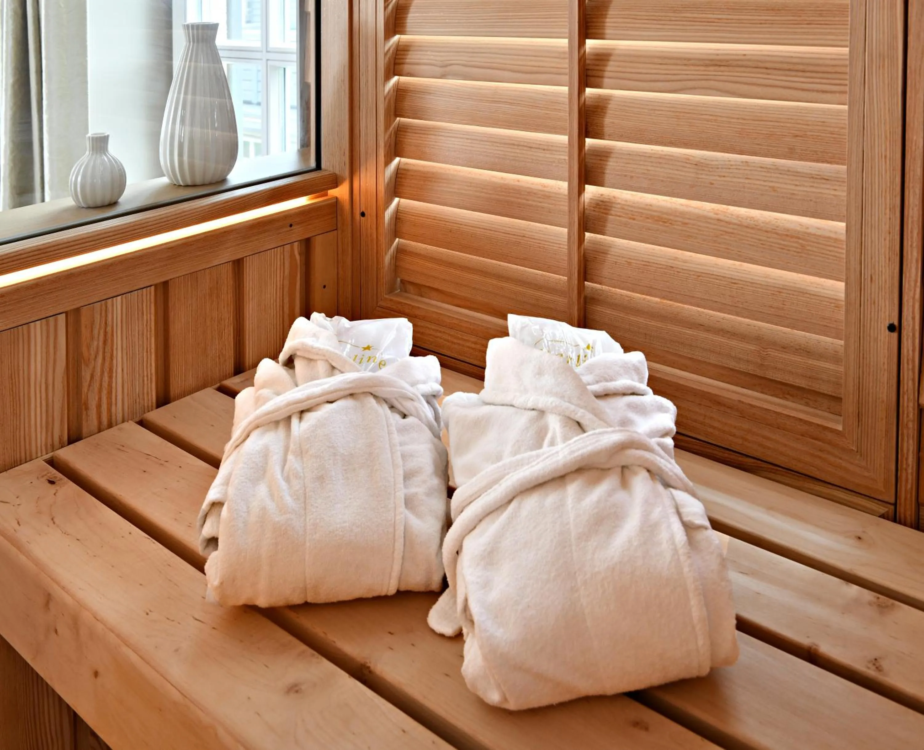 towels, Bed in Fleesensee Resort & Spa