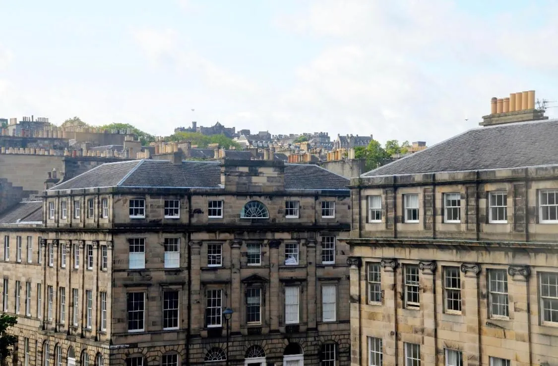 New Town Apartment with Castle View