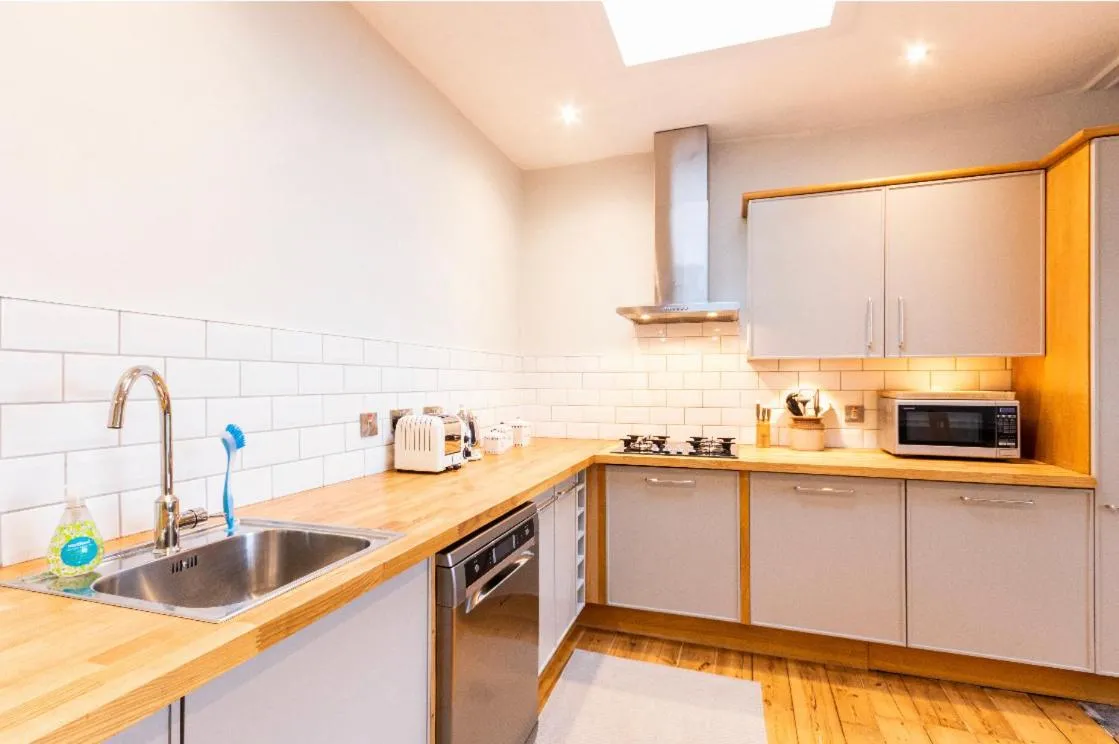 New Town Apartment with Castle View