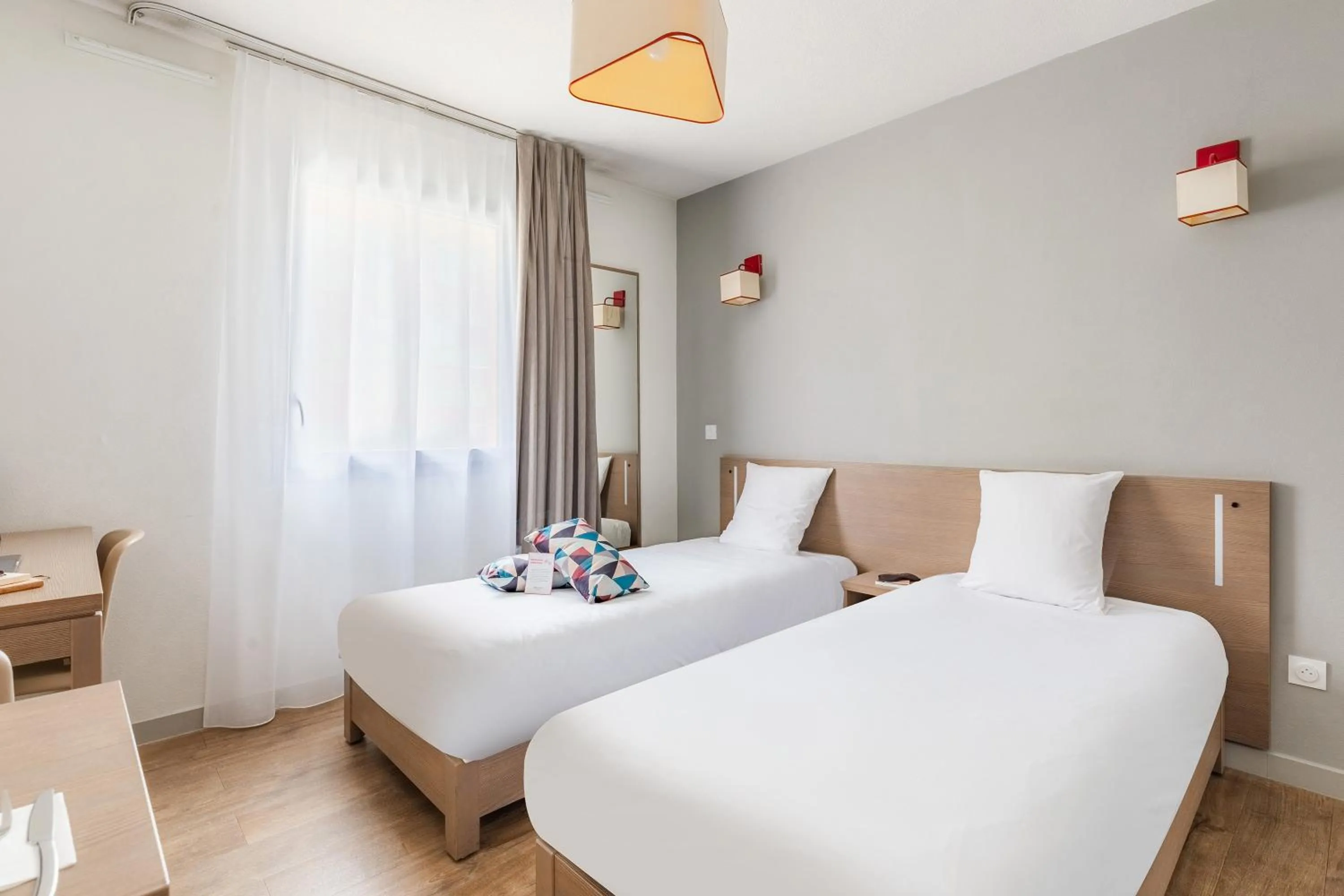 Bed in Appart'City Confort Perpignan Centre Gare