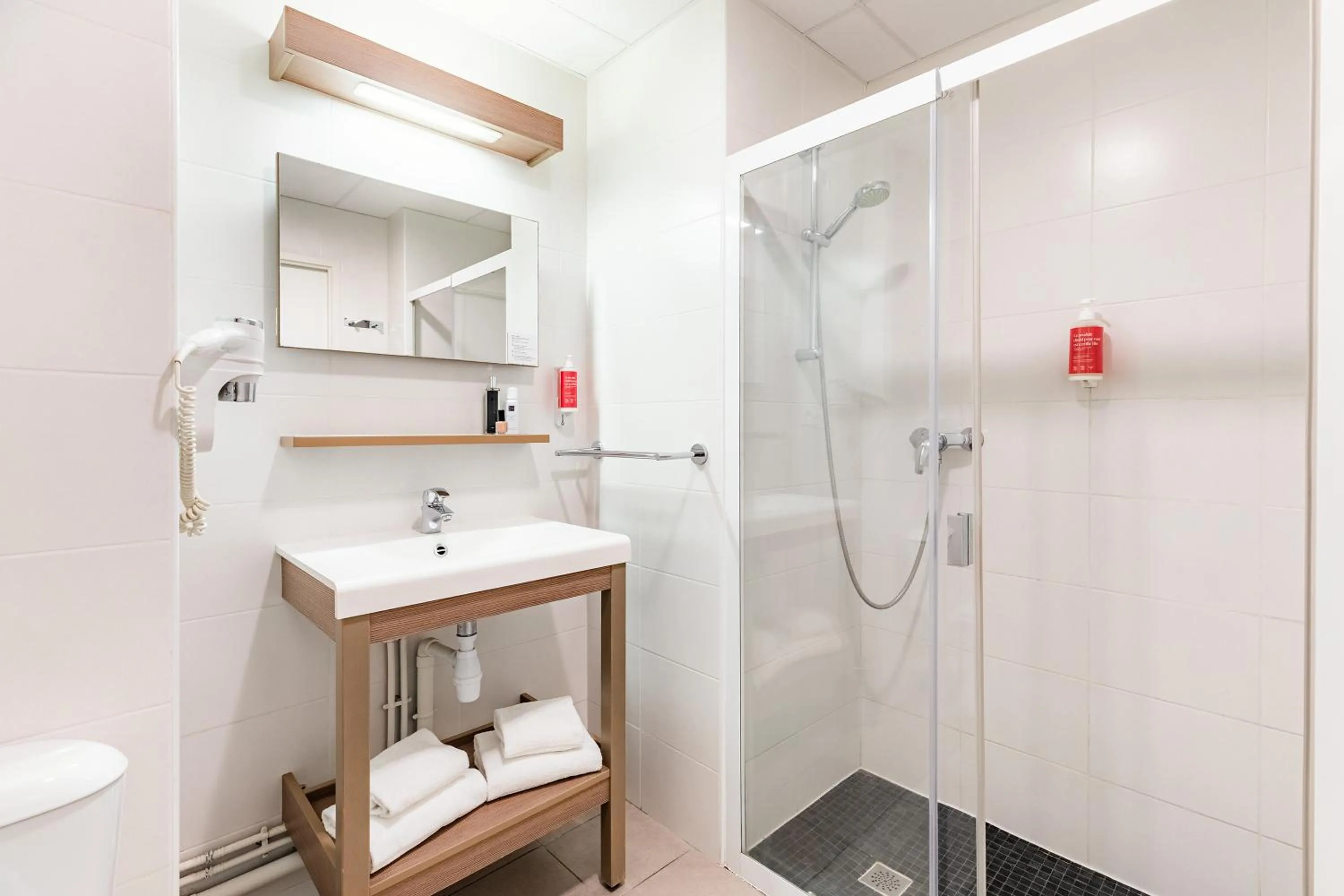 Shower in Appart'City Confort Perpignan Centre Gare
