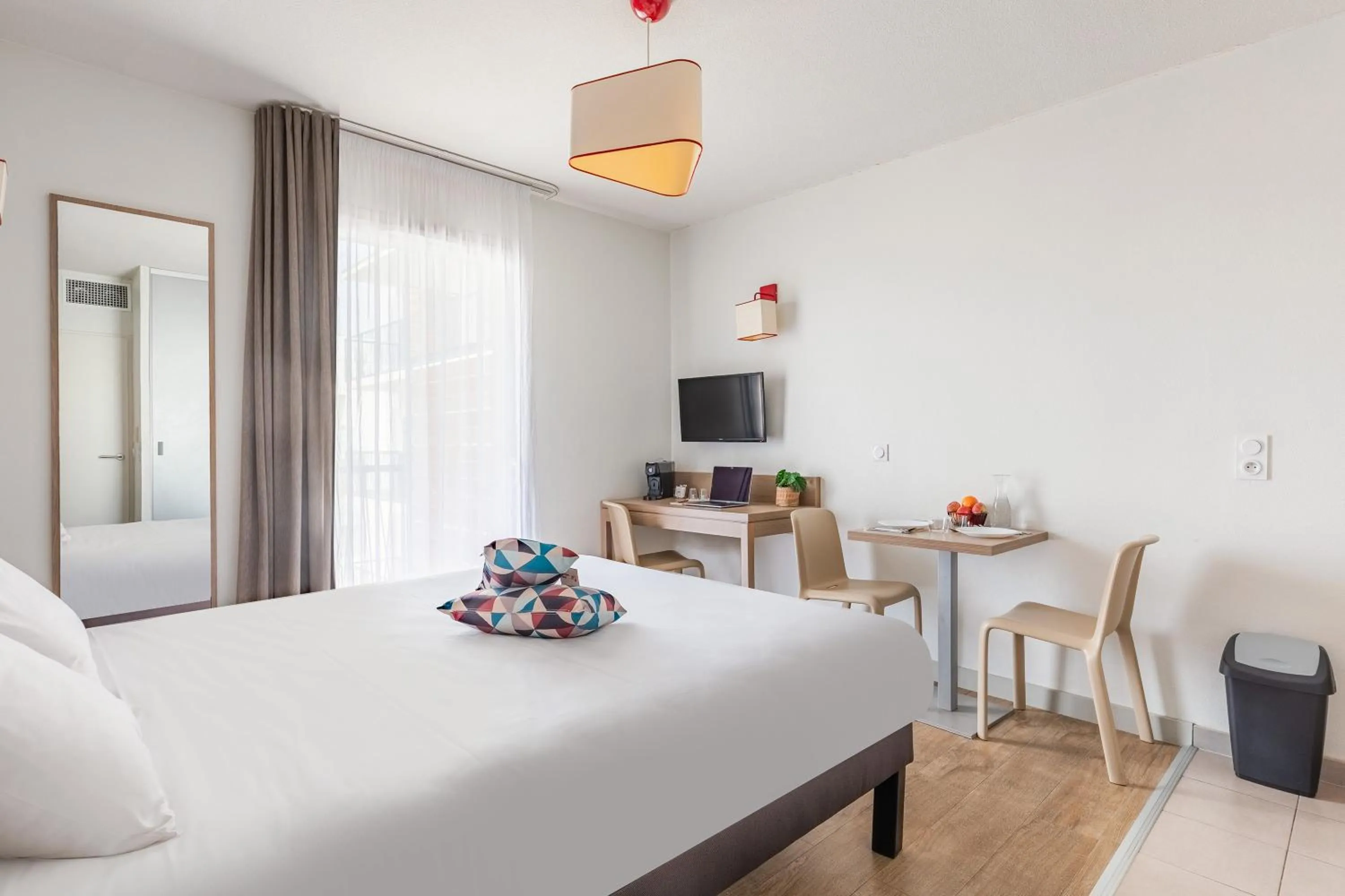 Bed in Appart'City Confort Perpignan Centre Gare