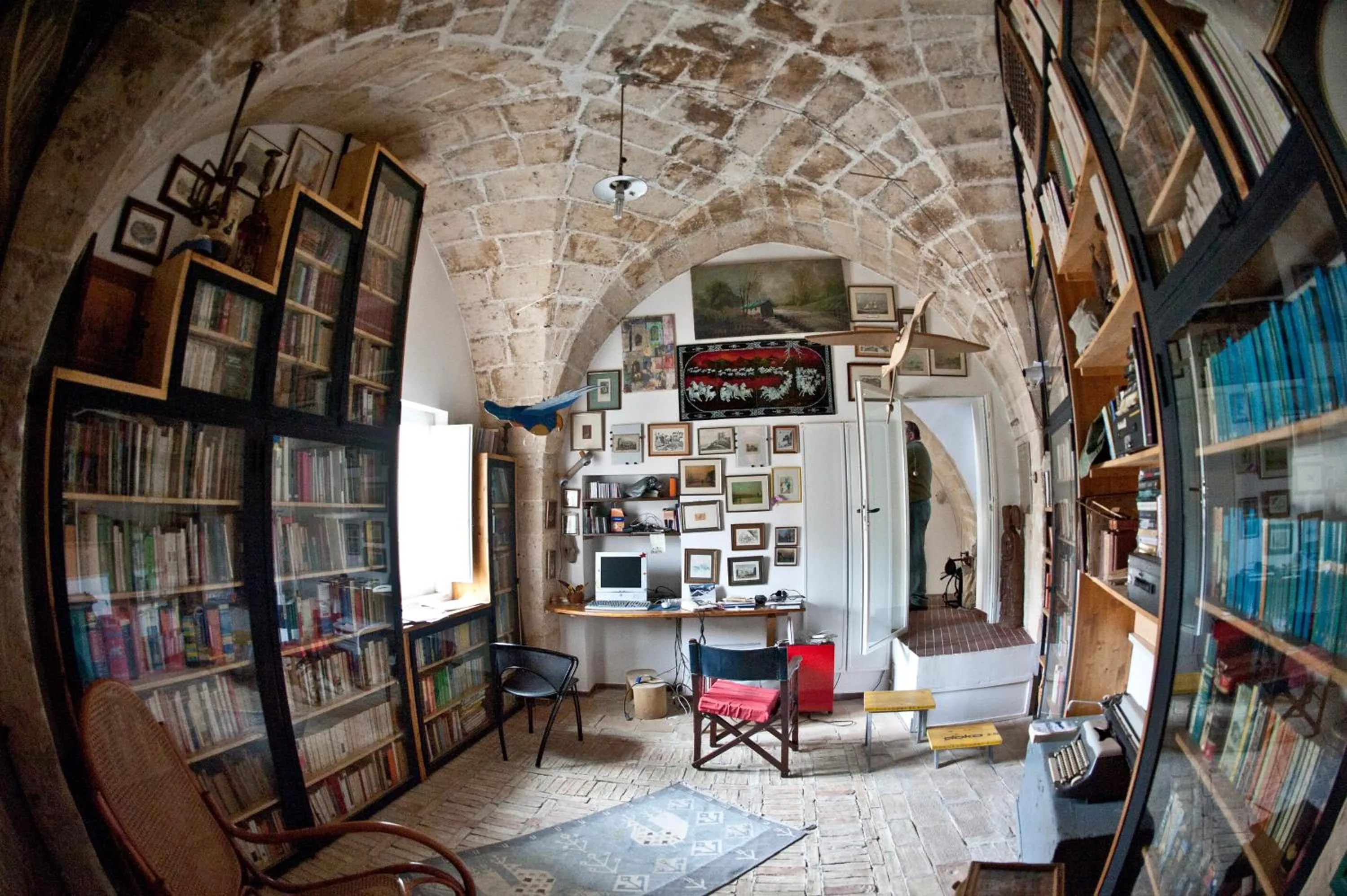 Library in B&B En Suite