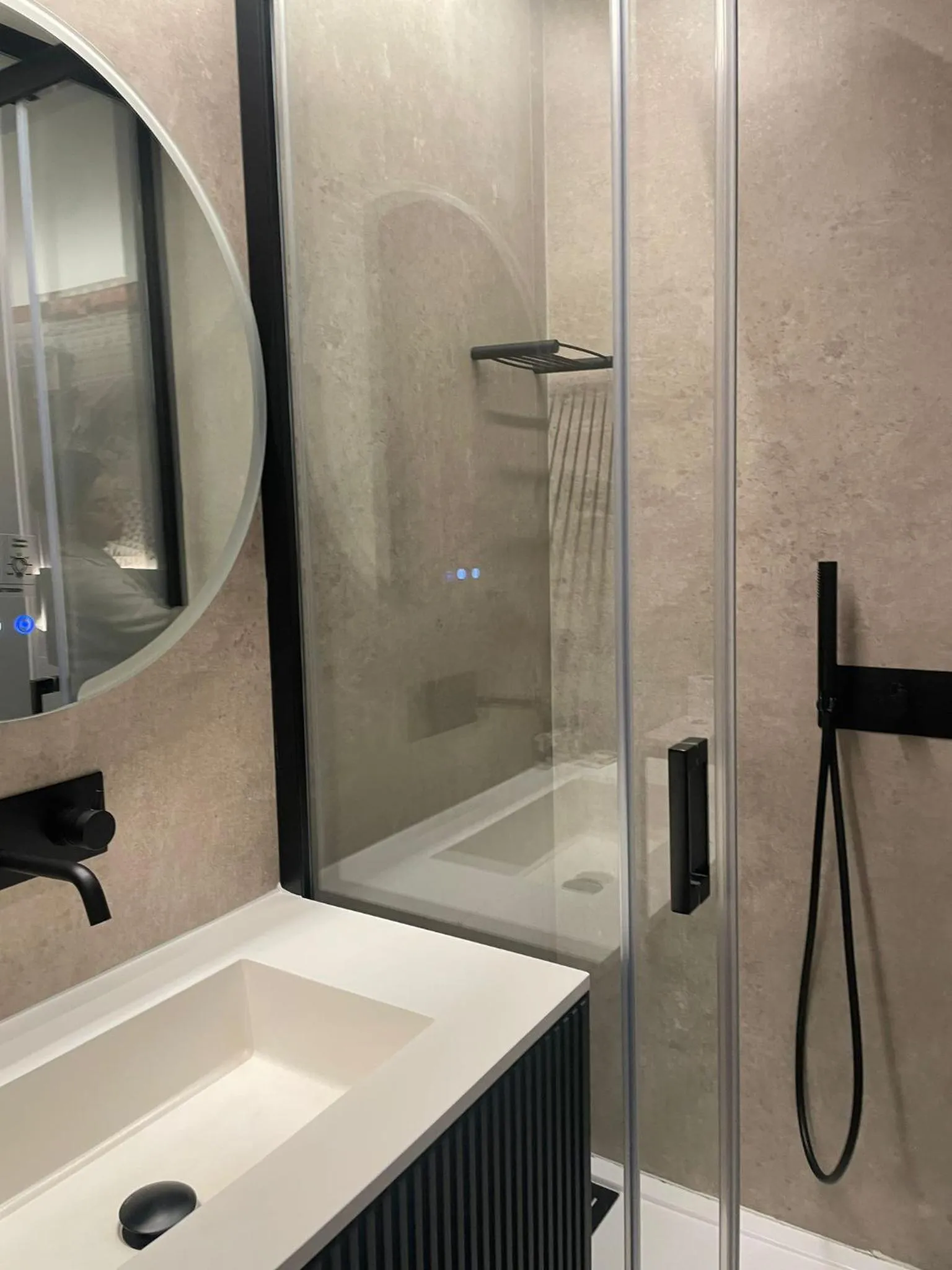 Shower in Dom João Glamour Hotel