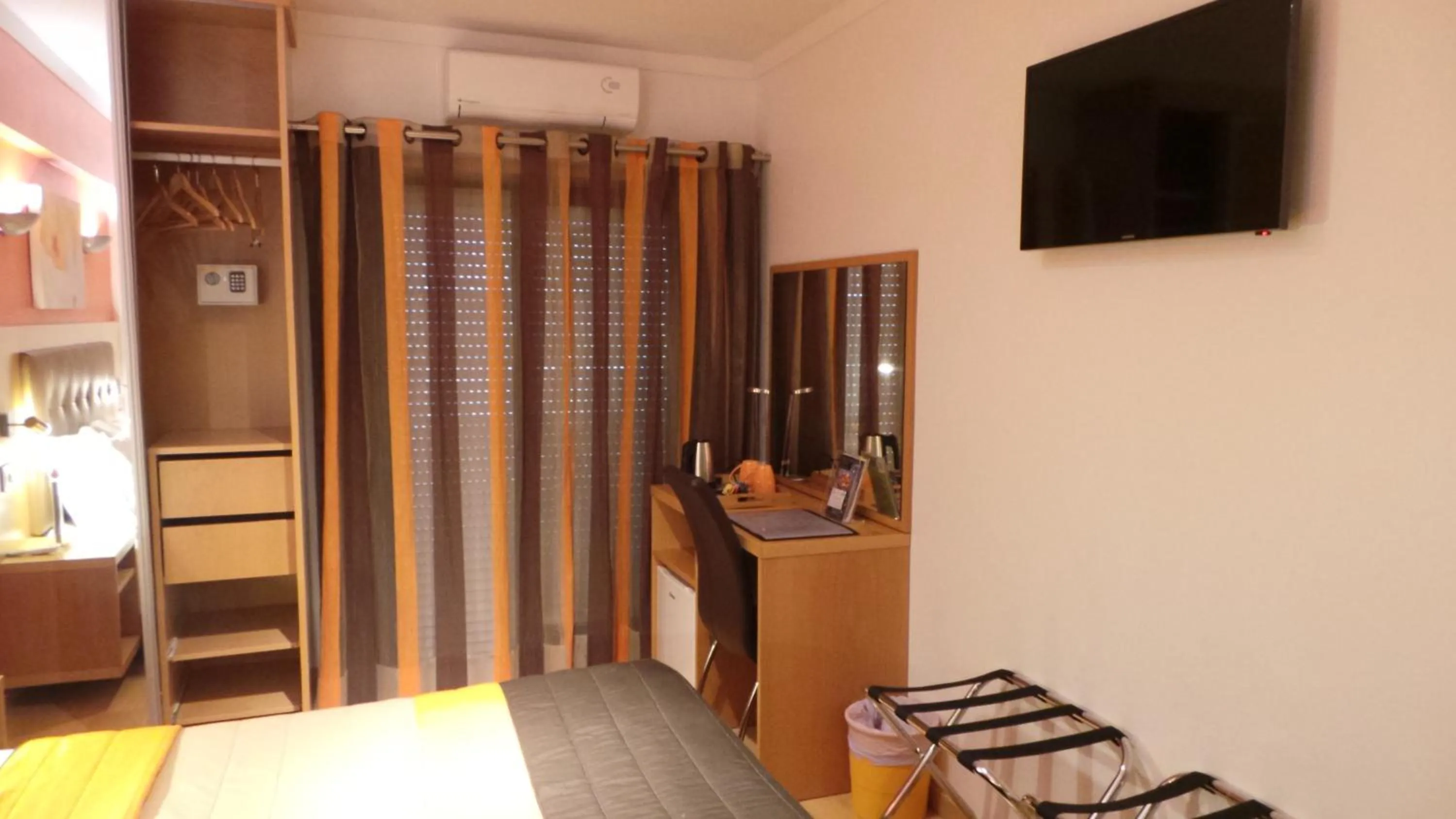 Bedroom, Bed in Dom João Glamour Hotel