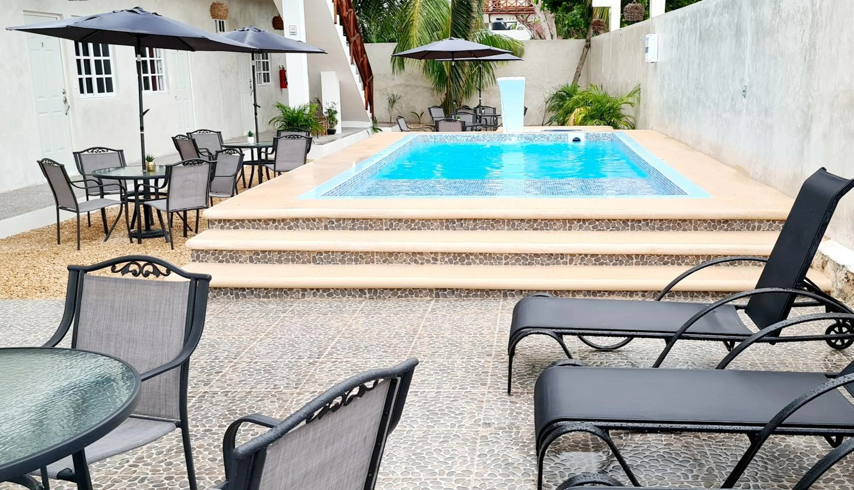 Swimming pool in Casa Chujuk by Spirit Group