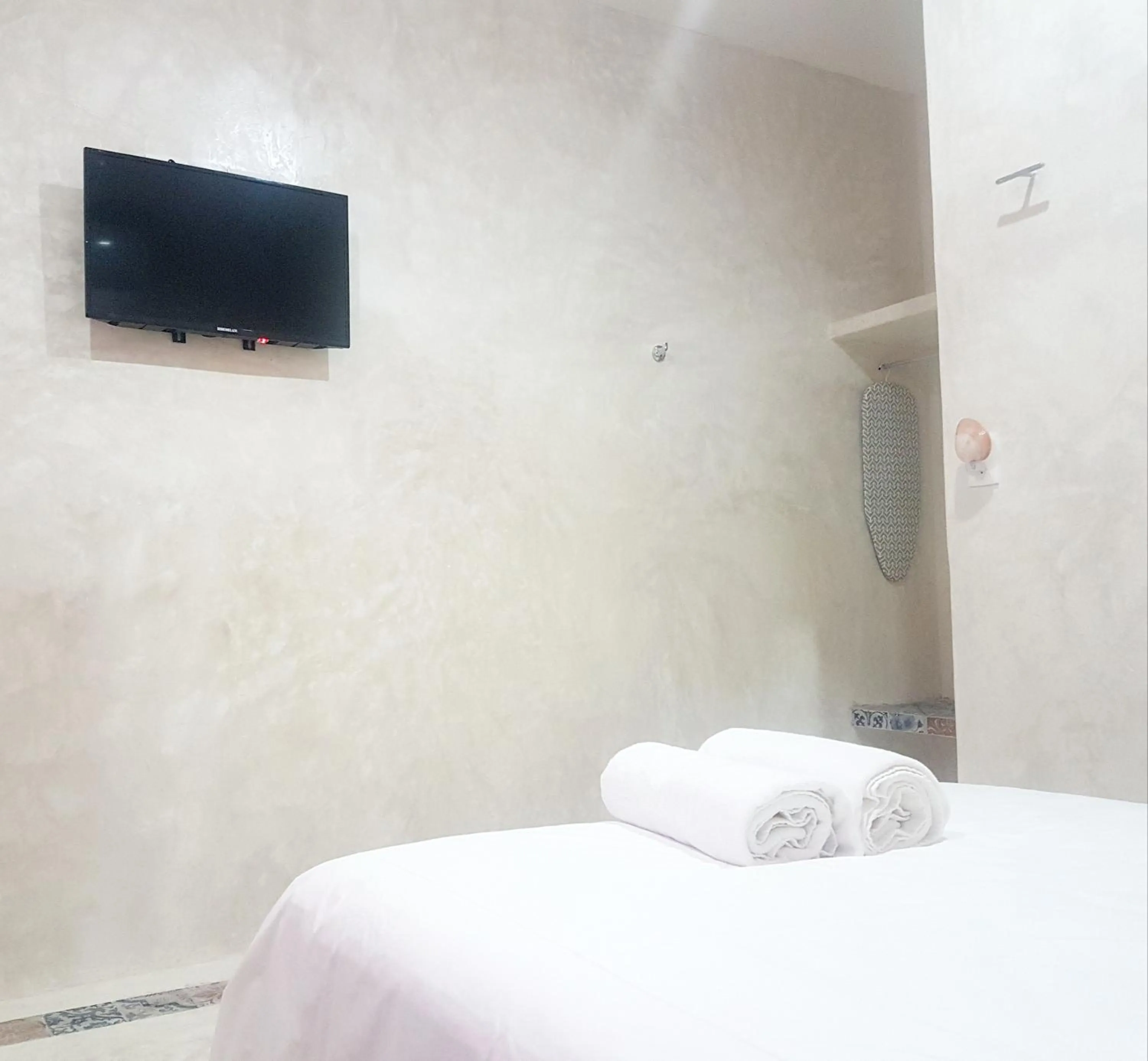 TV and multimedia, Bed in Casa Chujuk by Spirit Group