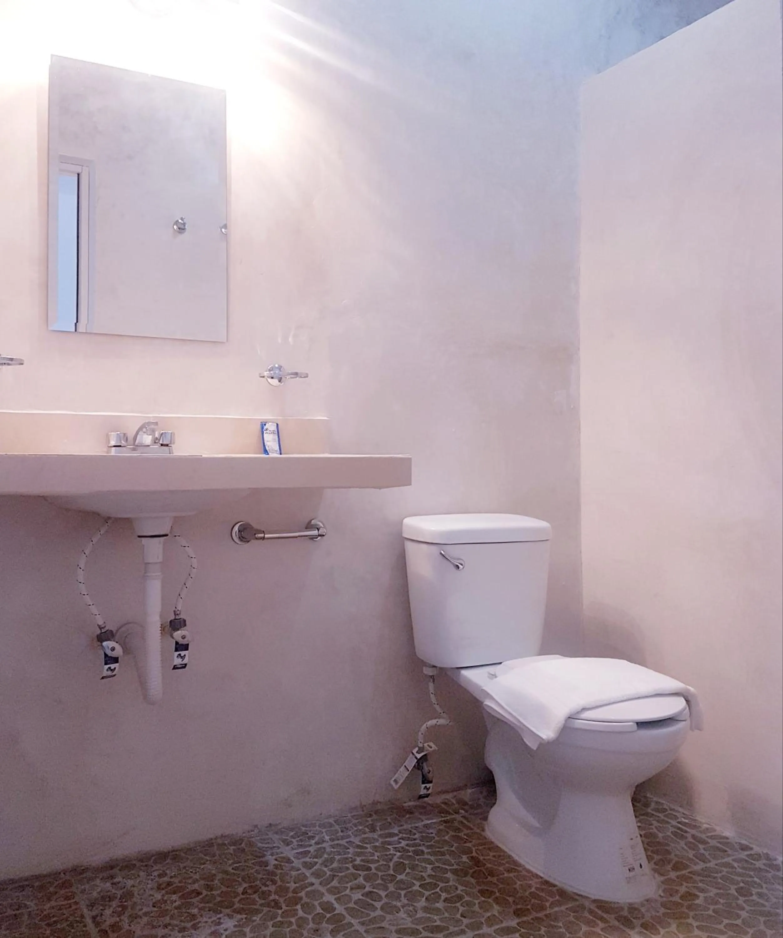 Toilet in Casa Chujuk by Spirit Group
