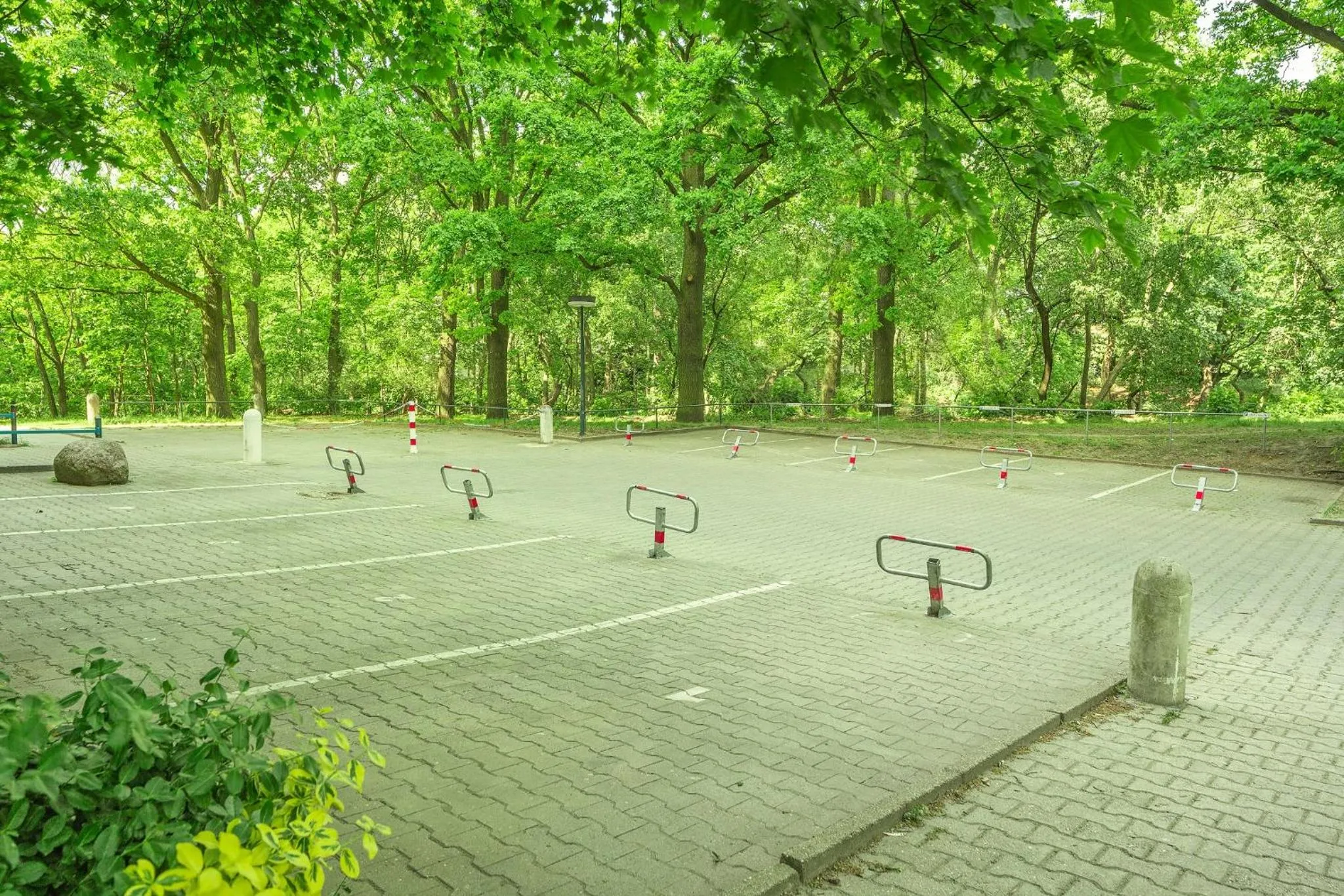 Parking in Alecsa Hotel am Olympiastadion