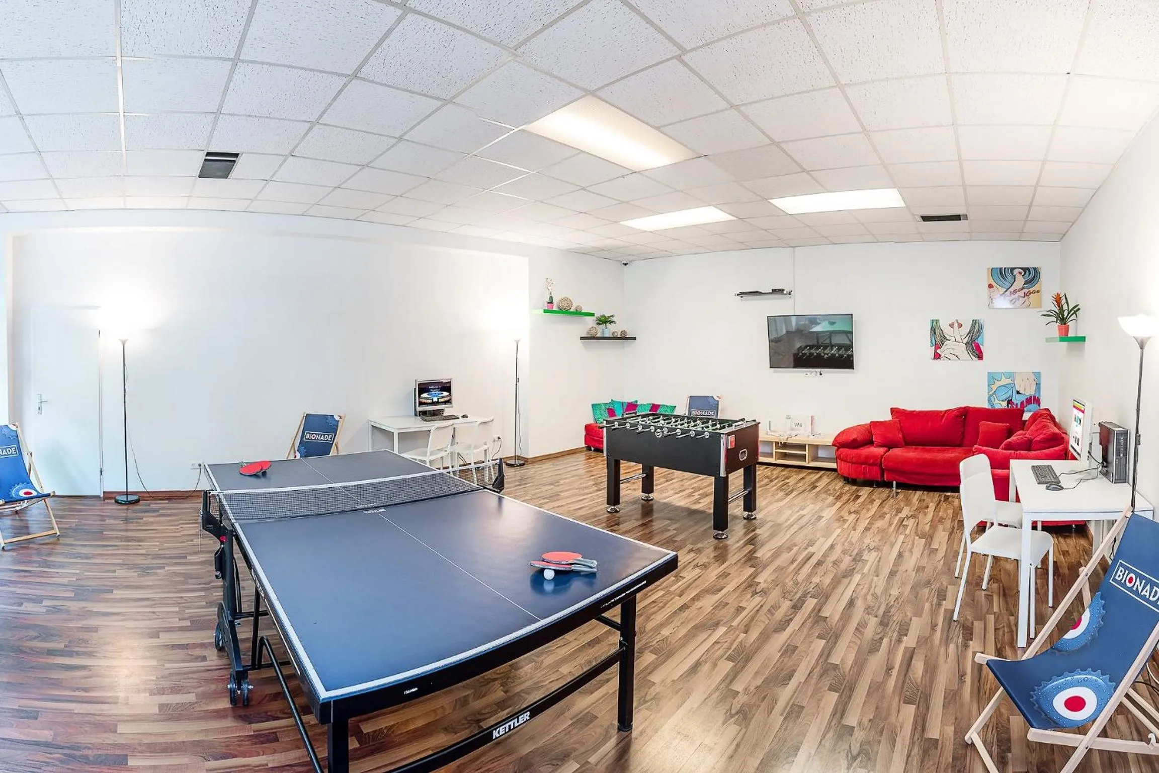 Game Room in Alecsa Hotel am Olympiastadion