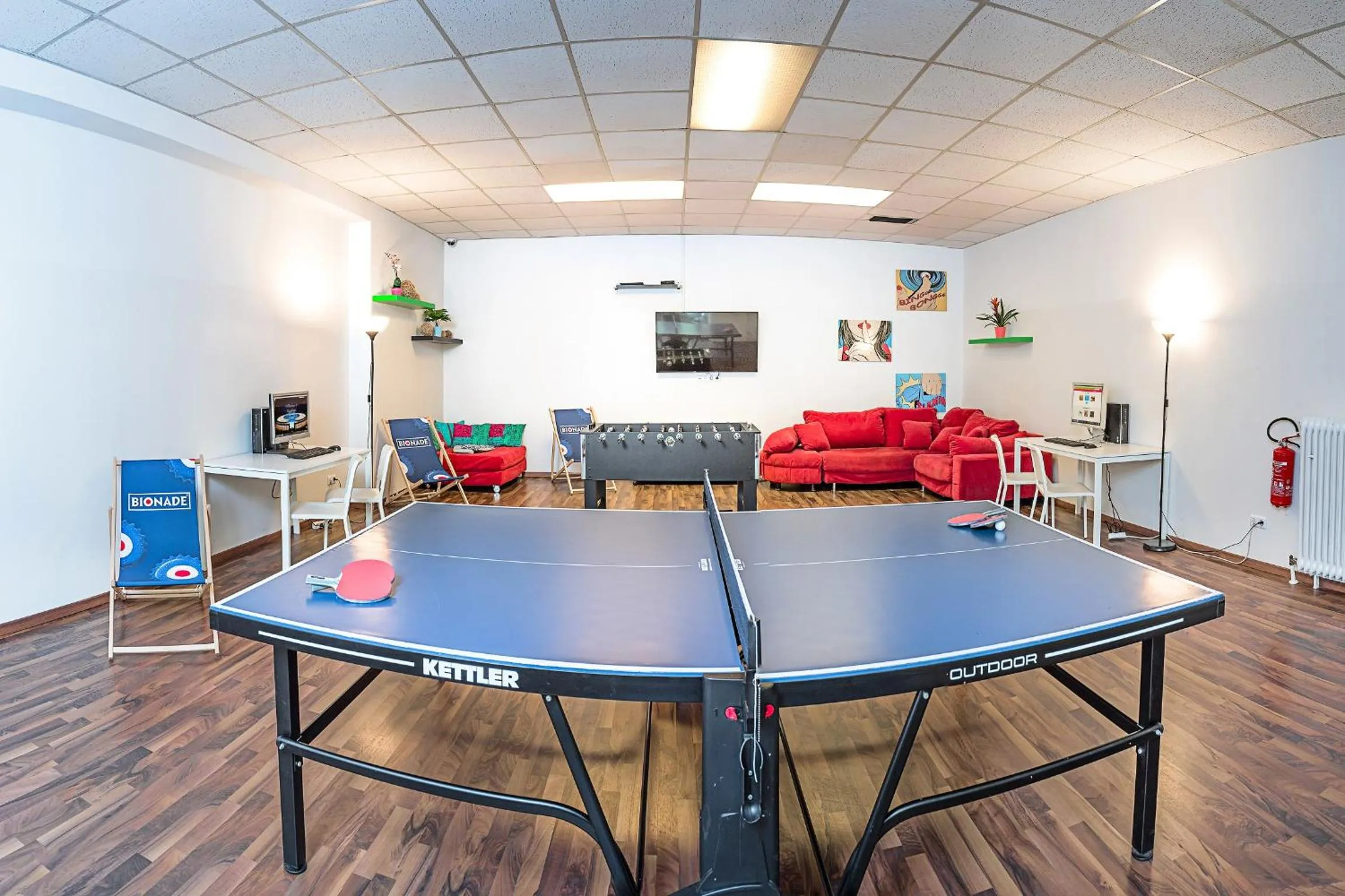 Game Room, Table Tennis in Alecsa Hotel am Olympiastadion