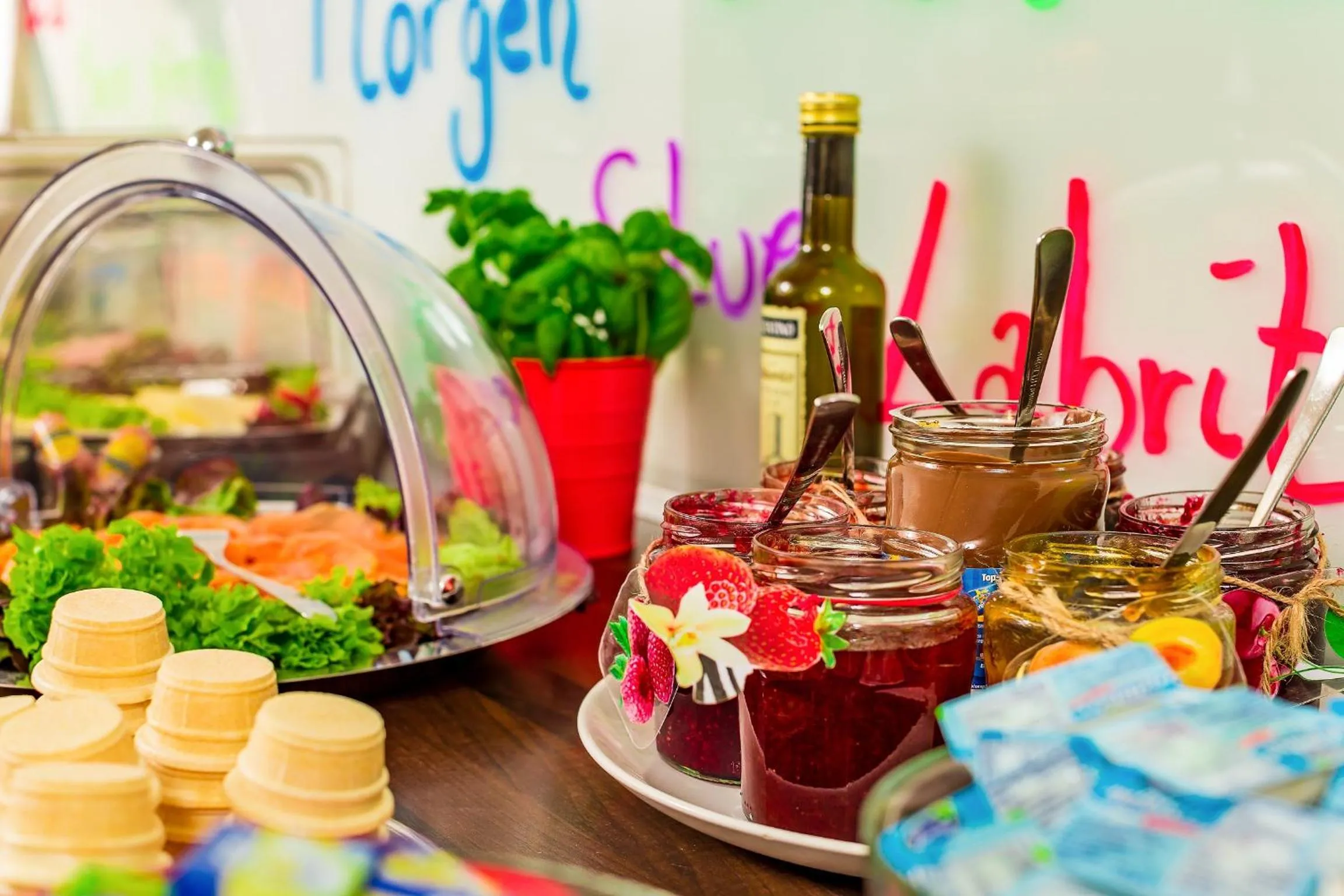 Buffet breakfast, Food in Alecsa Hotel am Olympiastadion