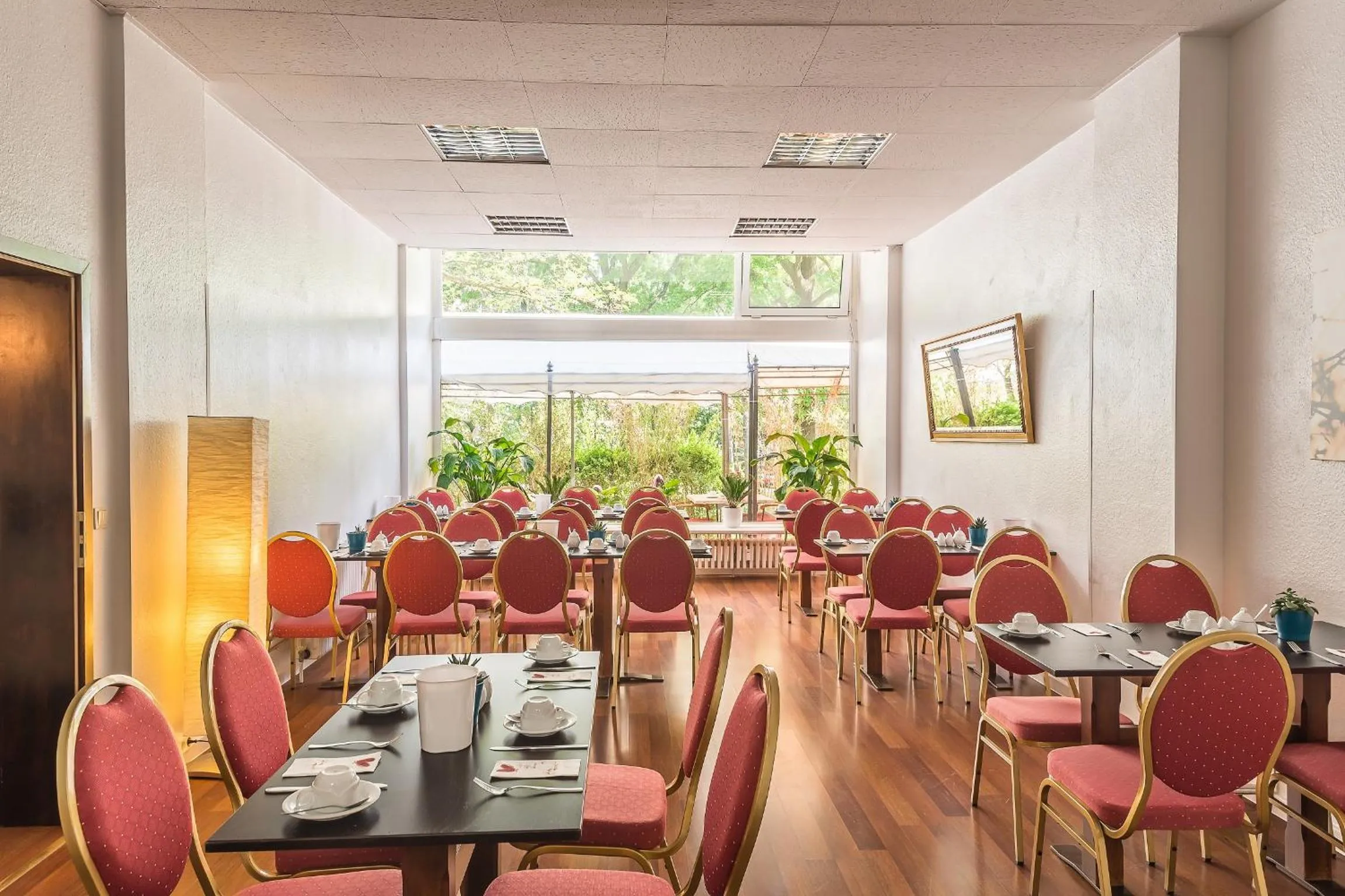 Restaurant/Places to Eat in Alecsa Hotel am Olympiastadion