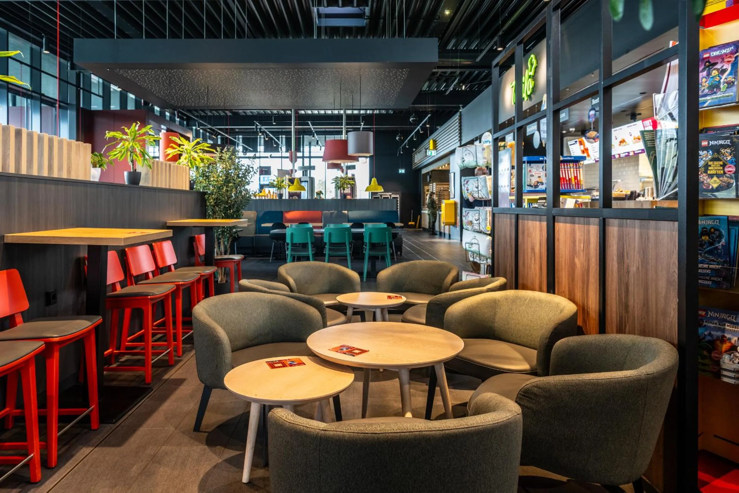 Lobby or reception in Serways Hotel Weiskirchen Nord