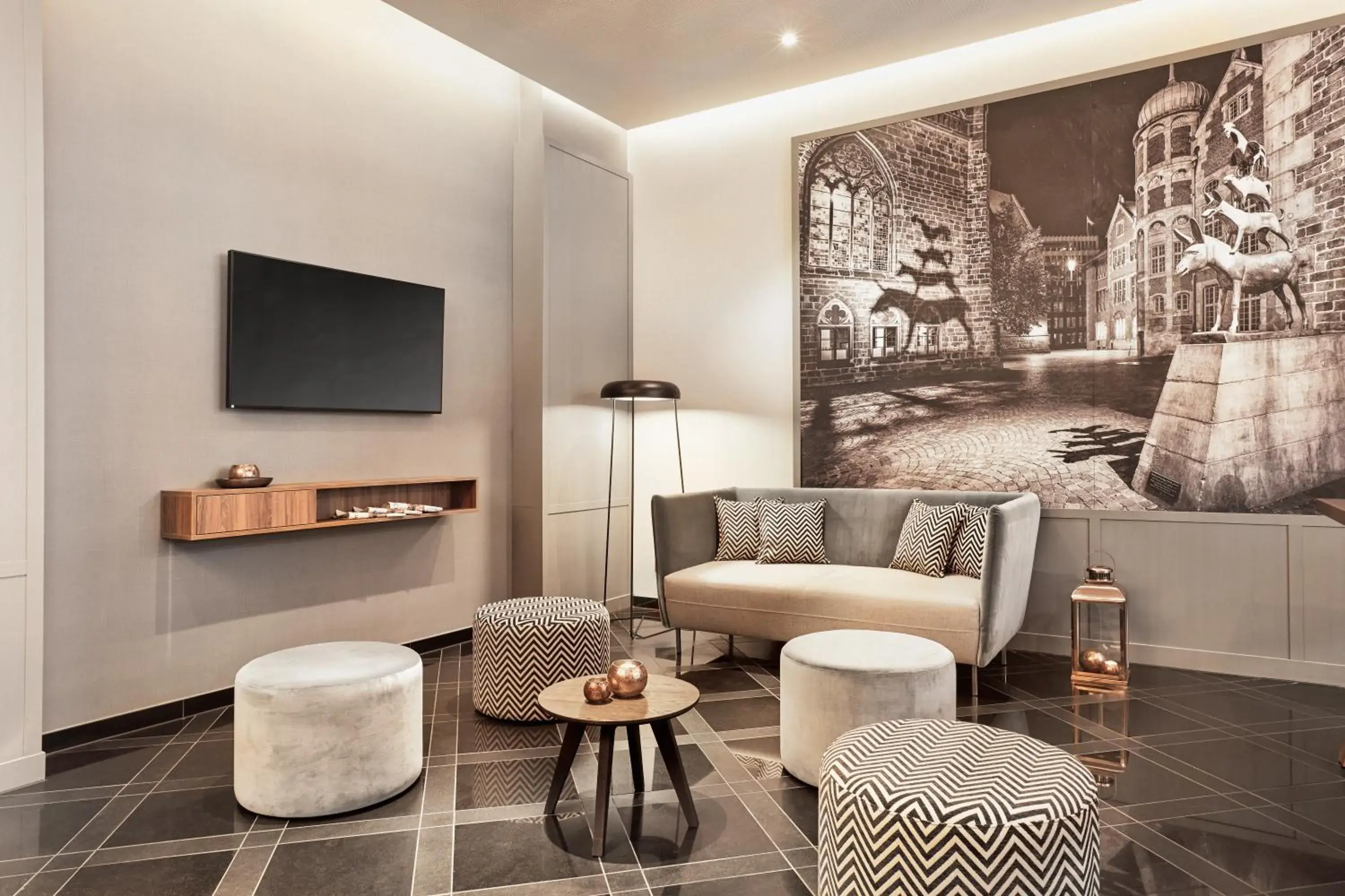 Lobby or reception in H+ Hotel Bremen Lobby or reception in H+ Hotel Bremen