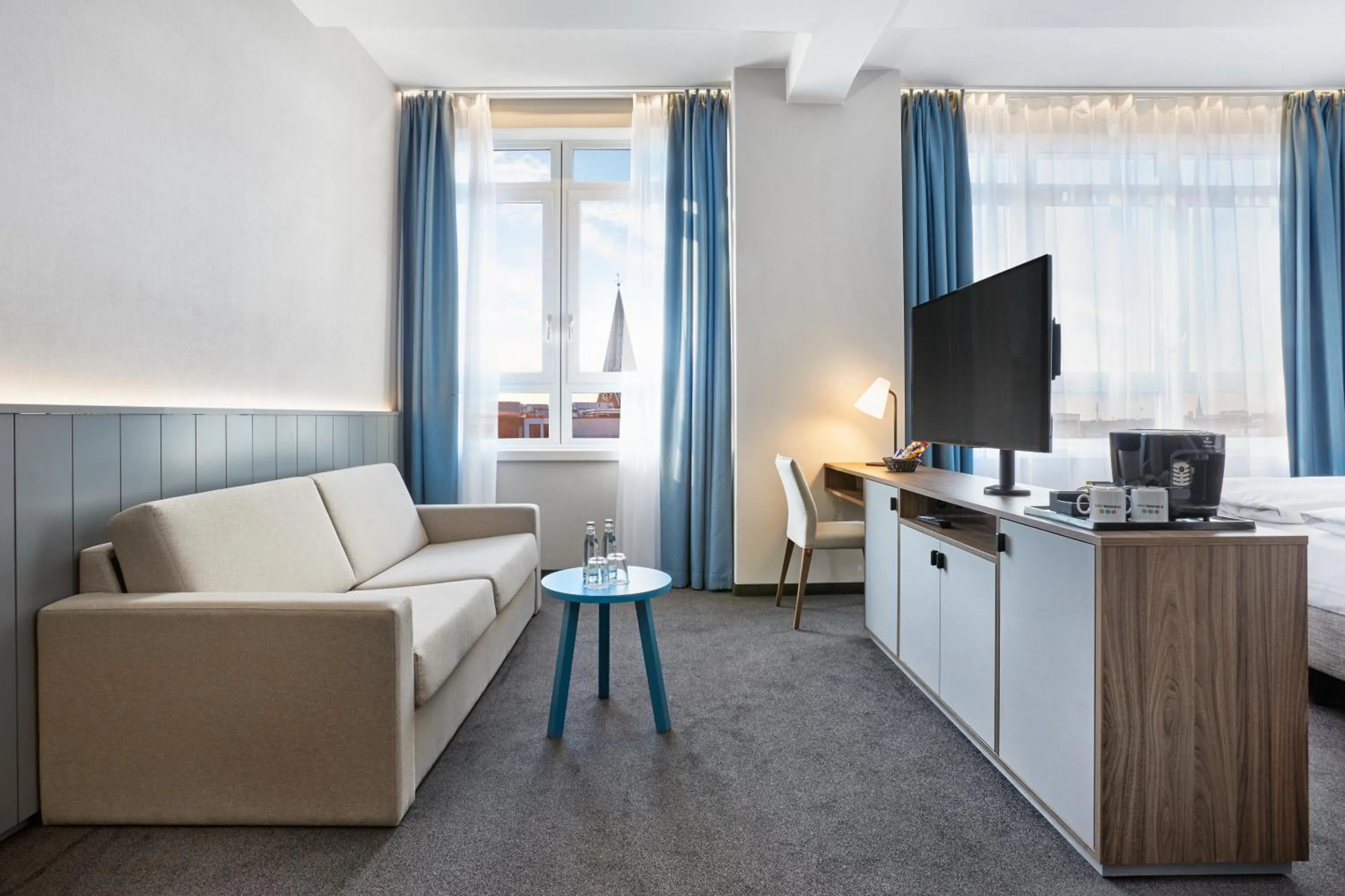 Photo of the whole room in H+ Hotel Bremen