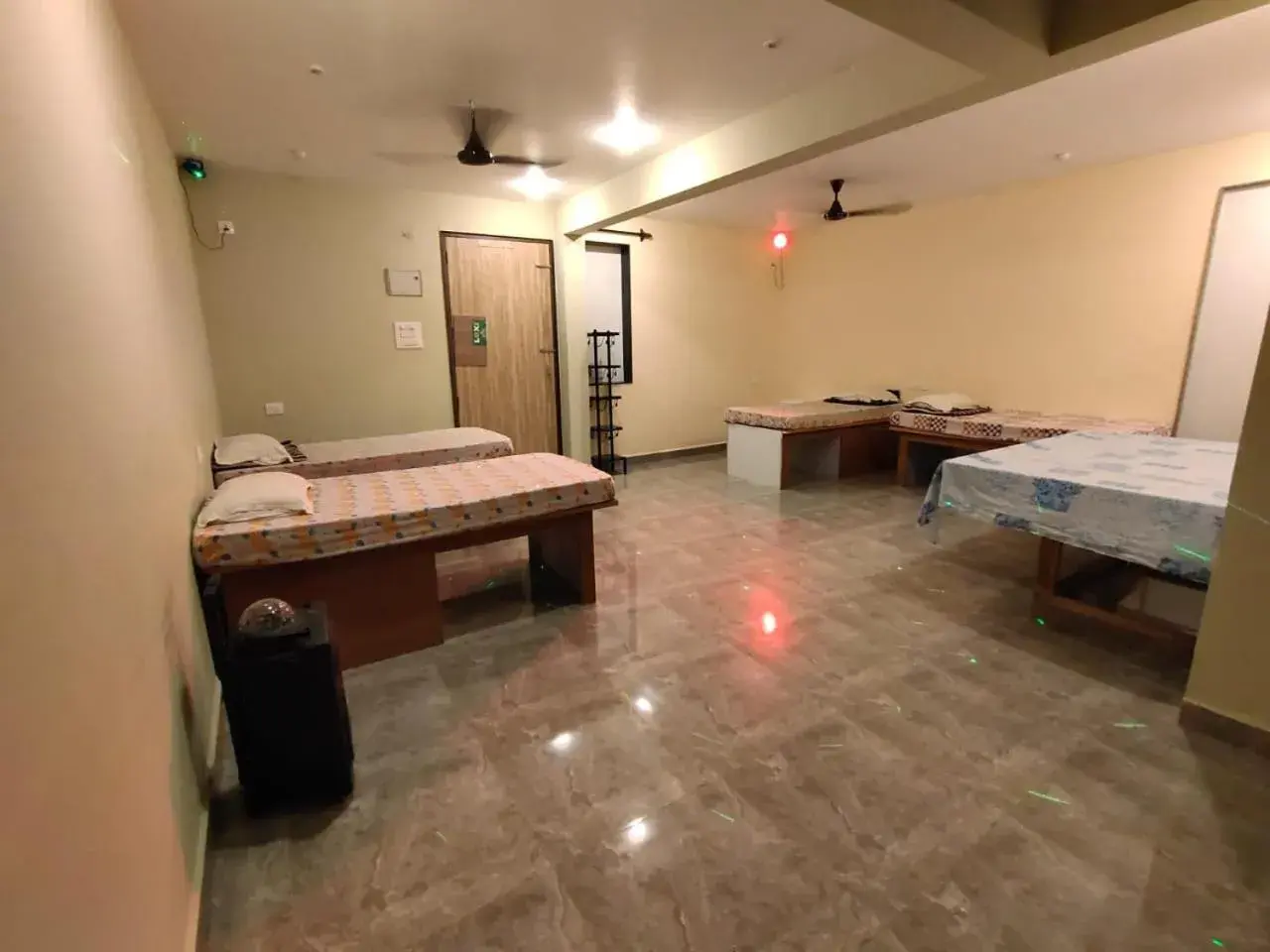 Bed in 4-Bed Dormitory Room in Godwill Kimo Guest house Seraulim Bed in 4-Bed Dormitory Room in Godwill Kimo Guest house Seraulim