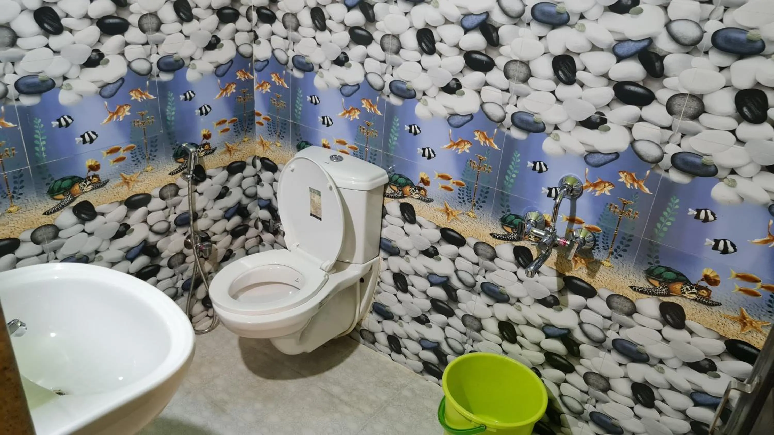 Toilet in Godwill Kimo Guest house Seraulim