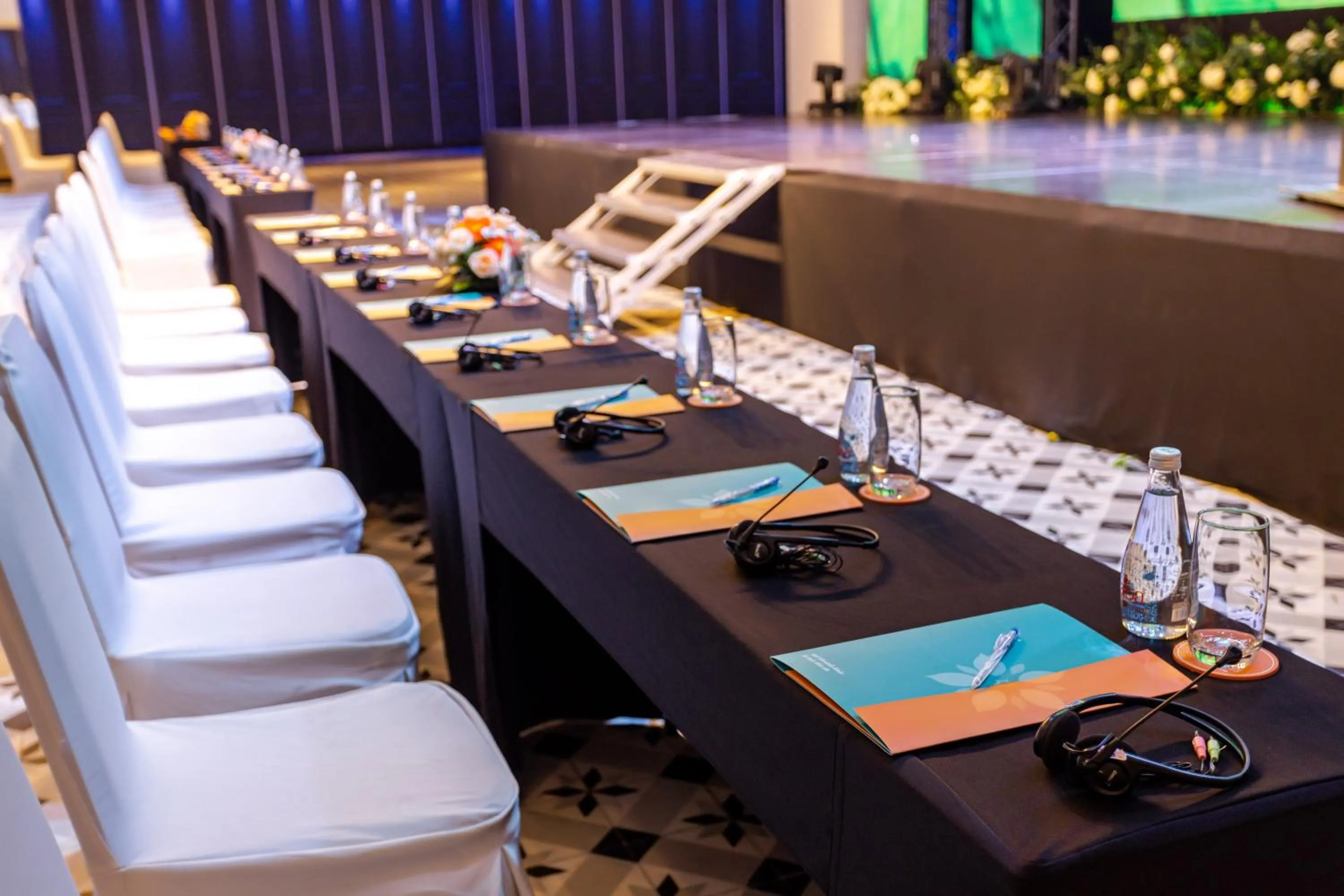 Business facilities in White Lotus Hue Hotel