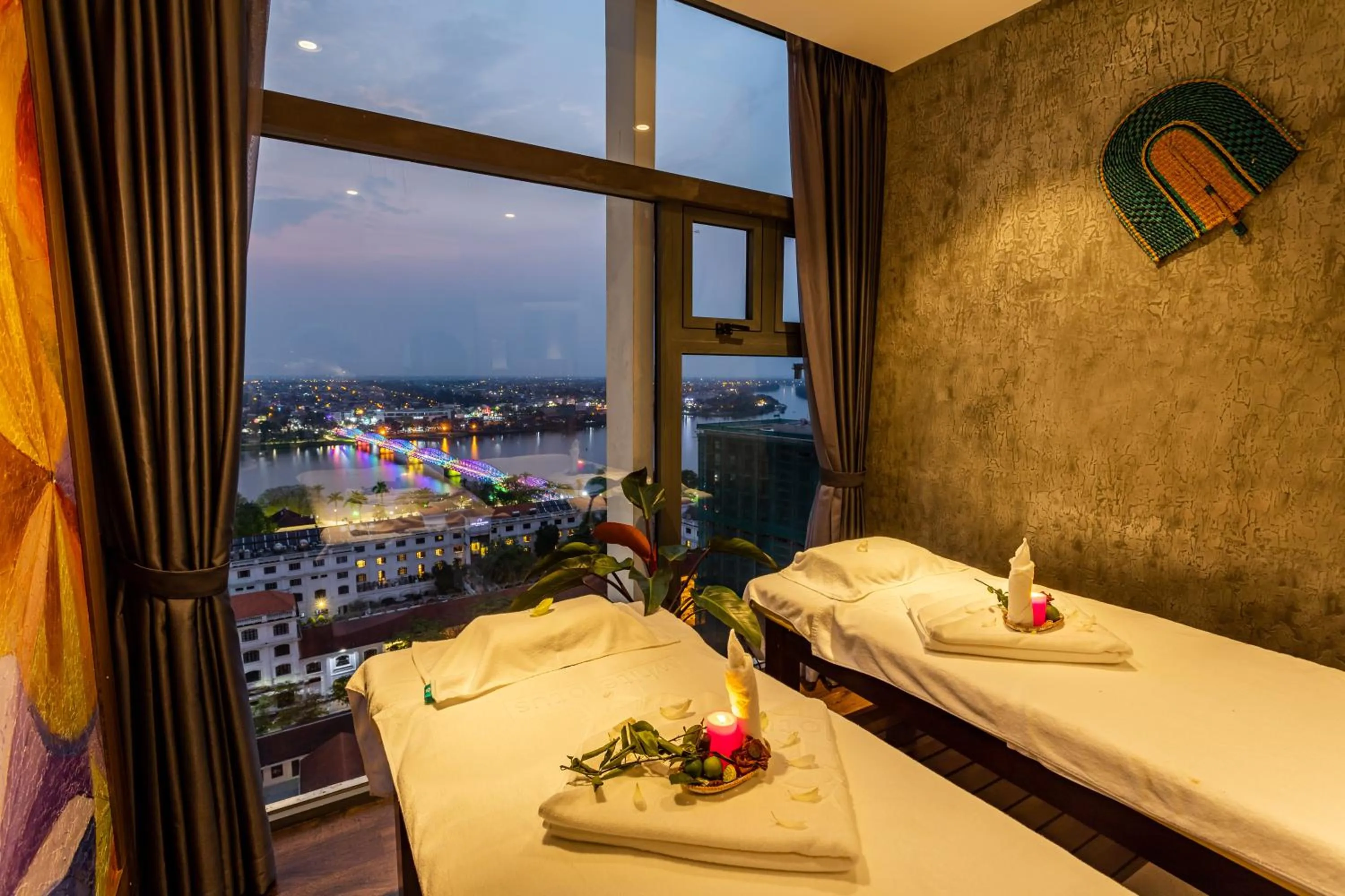 Massage, Bed in White Lotus Hue Hotel