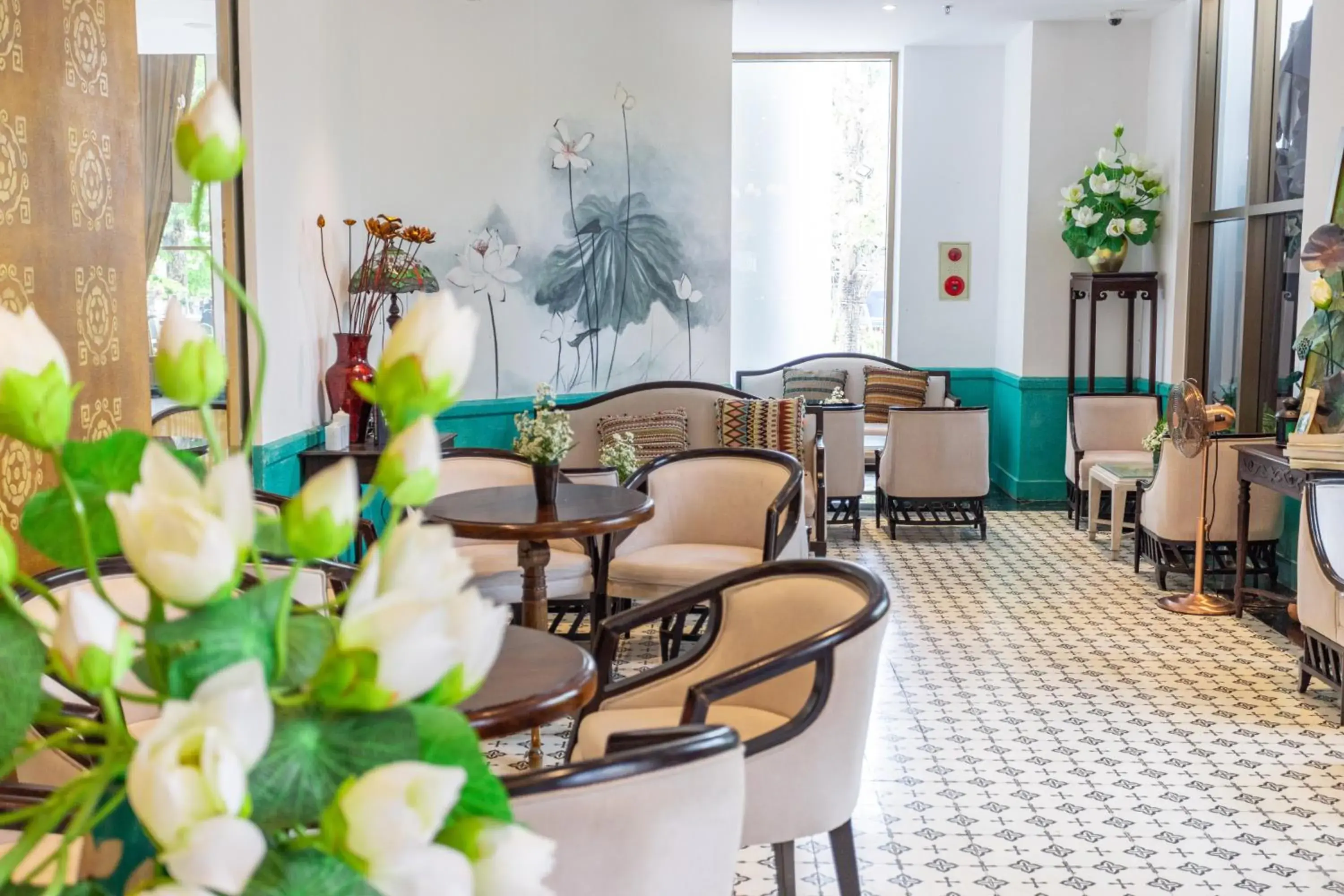 Lounge or bar in White Lotus Hue Hotel Lounge or bar in White Lotus Hue Hotel