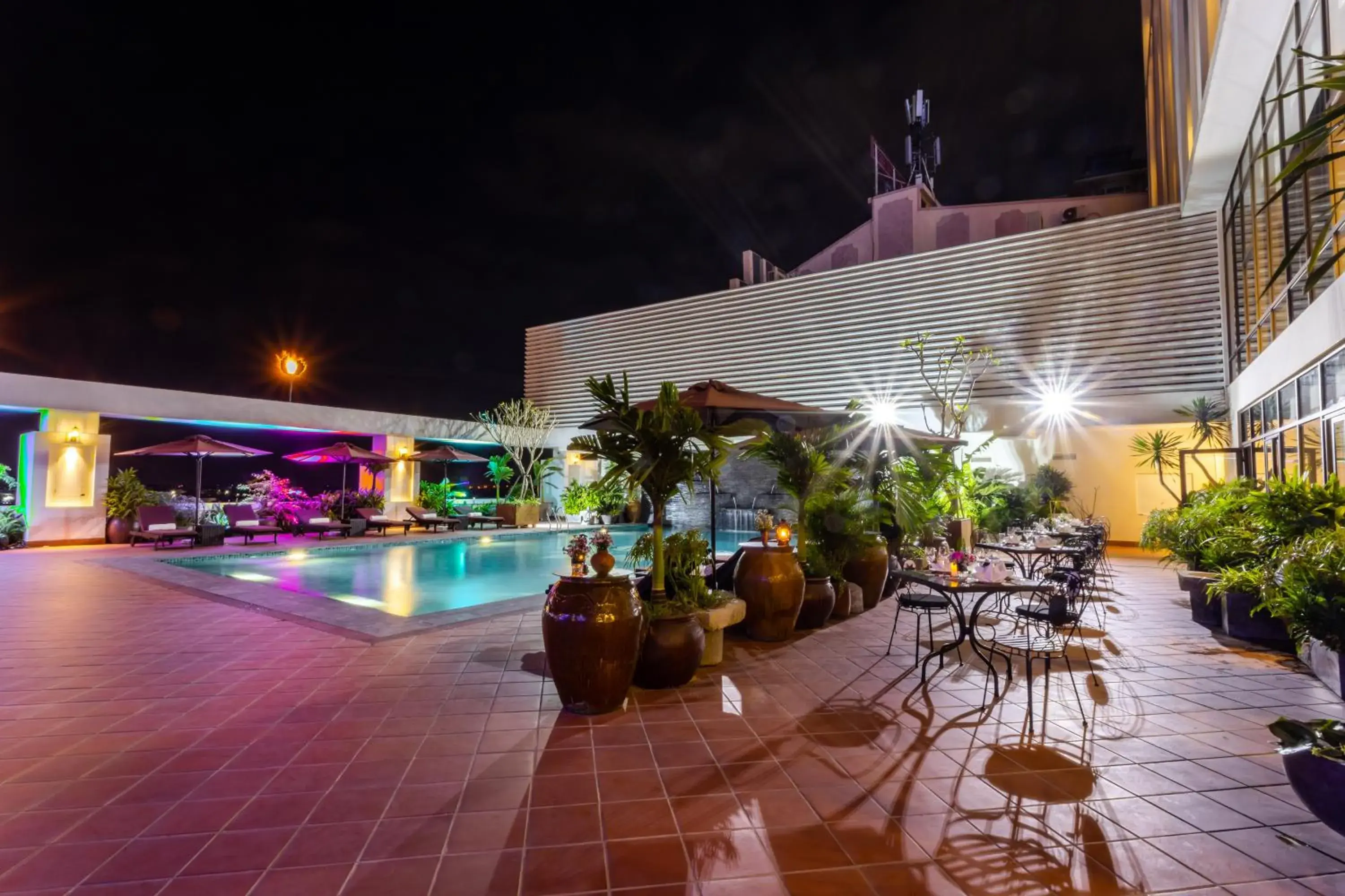 Swimming pool in White Lotus Hue Hotel Swimming pool in White Lotus Hue Hotel