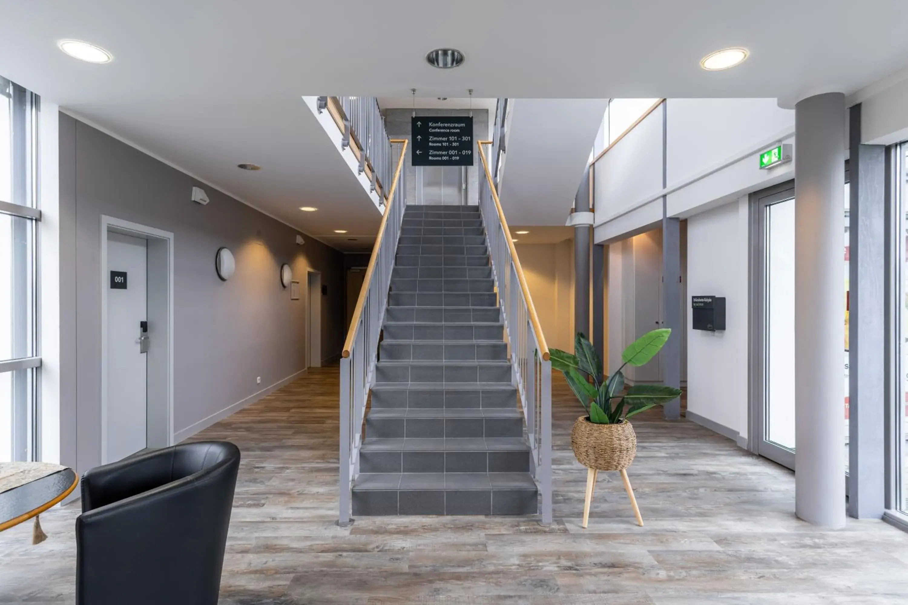 Lobby or reception in Hotel Leipheim Süd Lobby or reception in Hotel Leipheim Süd