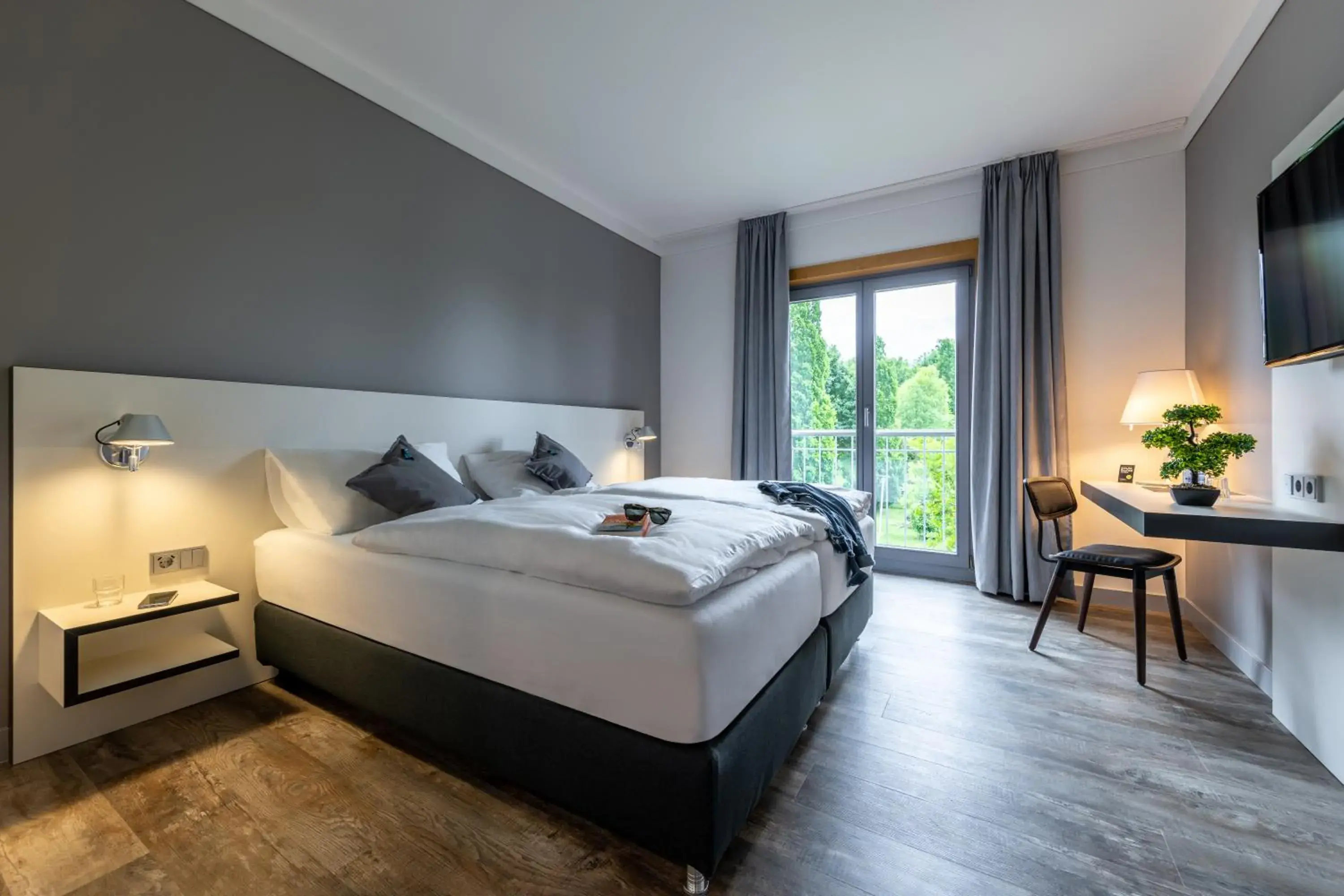 Photo of the whole room, Bed in Hotel Leipheim Süd Photo of the whole room, Bed in Hotel Leipheim Süd