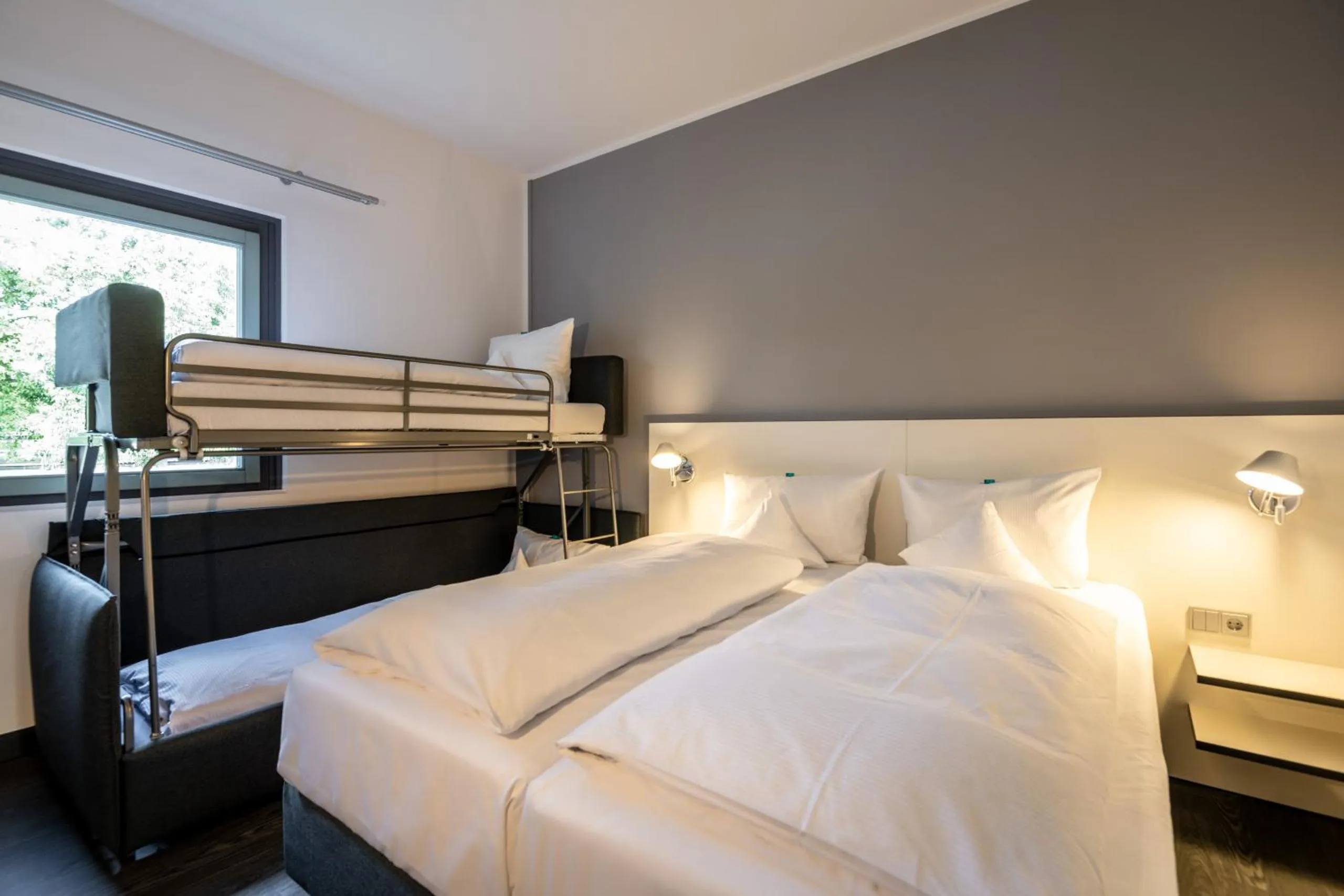 Photo of the whole room, Bed in Dresdner Tor Süd