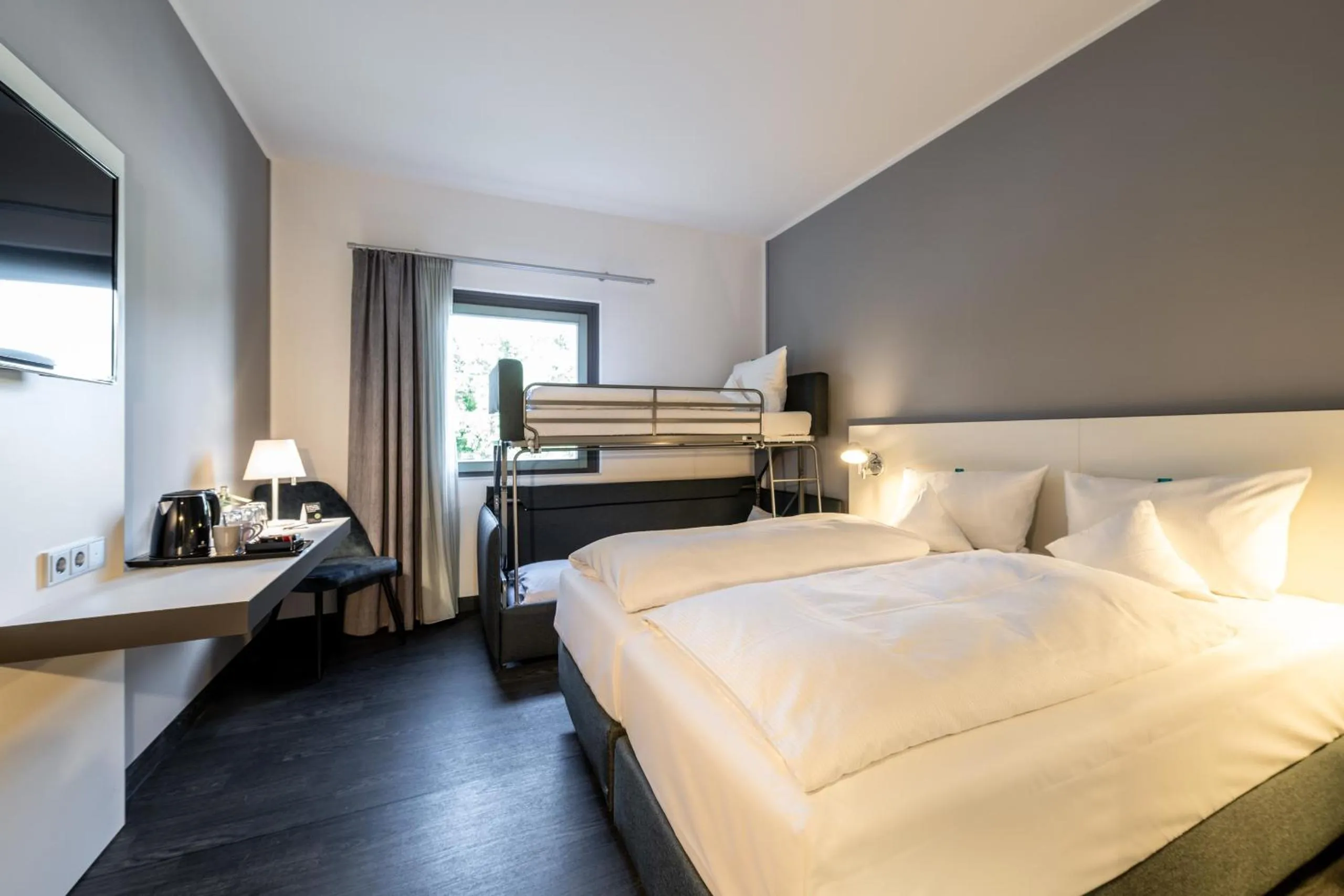 Photo of the whole room, Bed in Dresdner Tor Süd