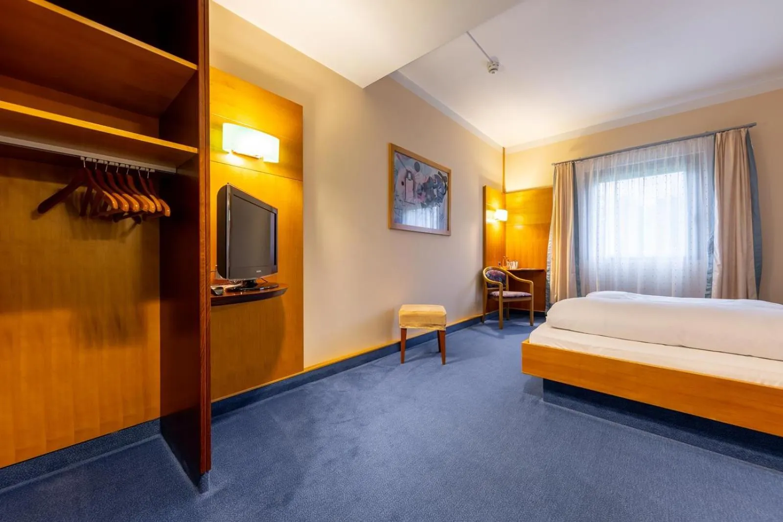 Photo of the whole room, Bed in Dresdner Tor Süd