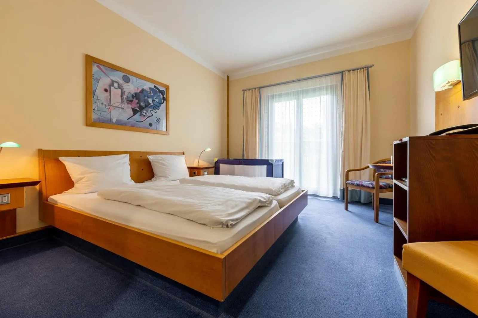 cot, Bed in Dresdner Tor Süd