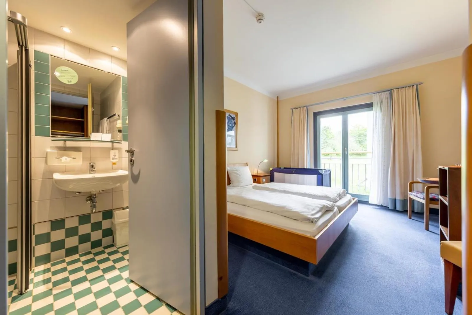 Photo of the whole room, Bed in Dresdner Tor Süd