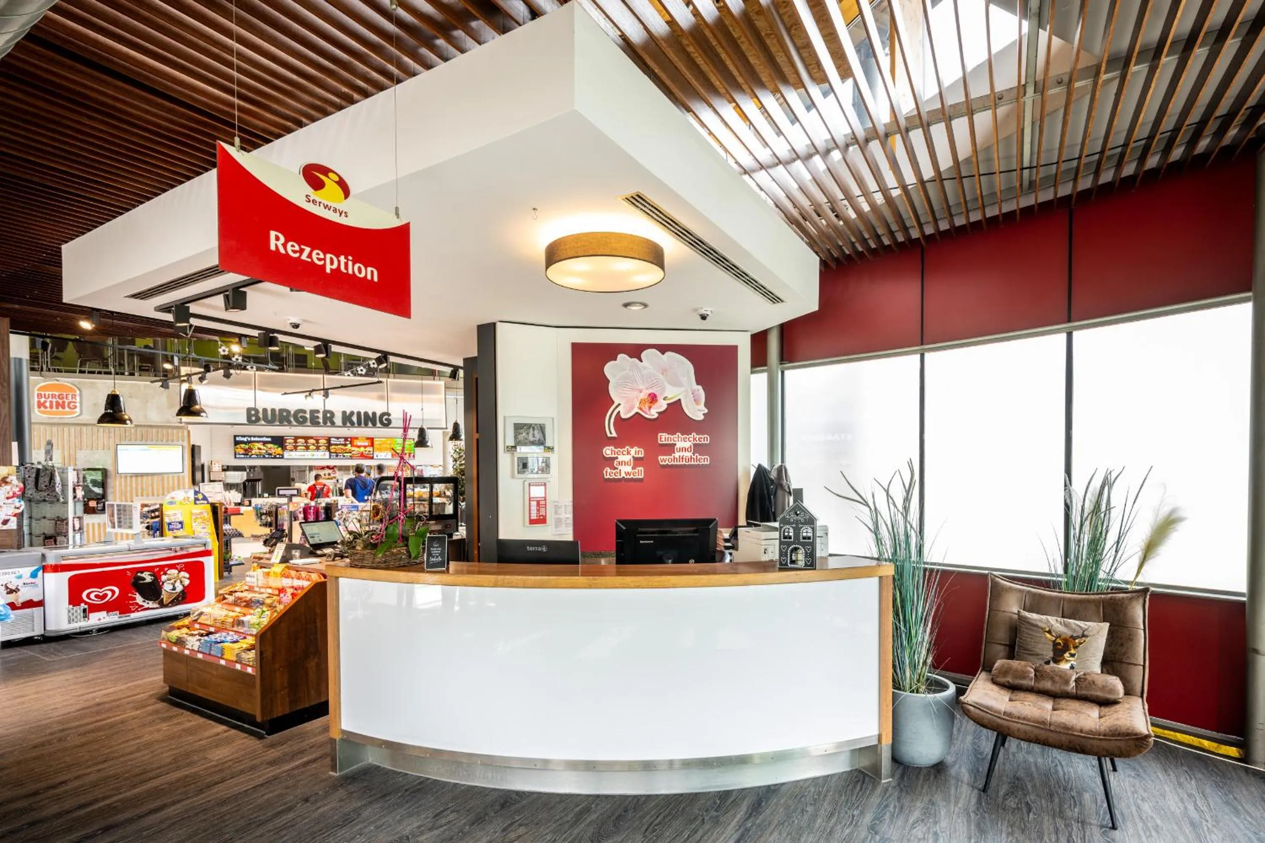 Lobby or reception in Serways Hotel Bruchsal West