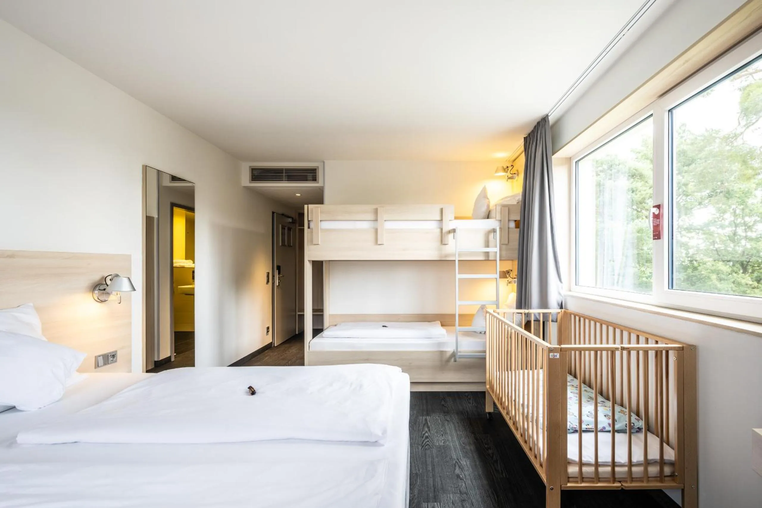 Photo of the whole room, Bed in Serways Hotel Bruchsal West