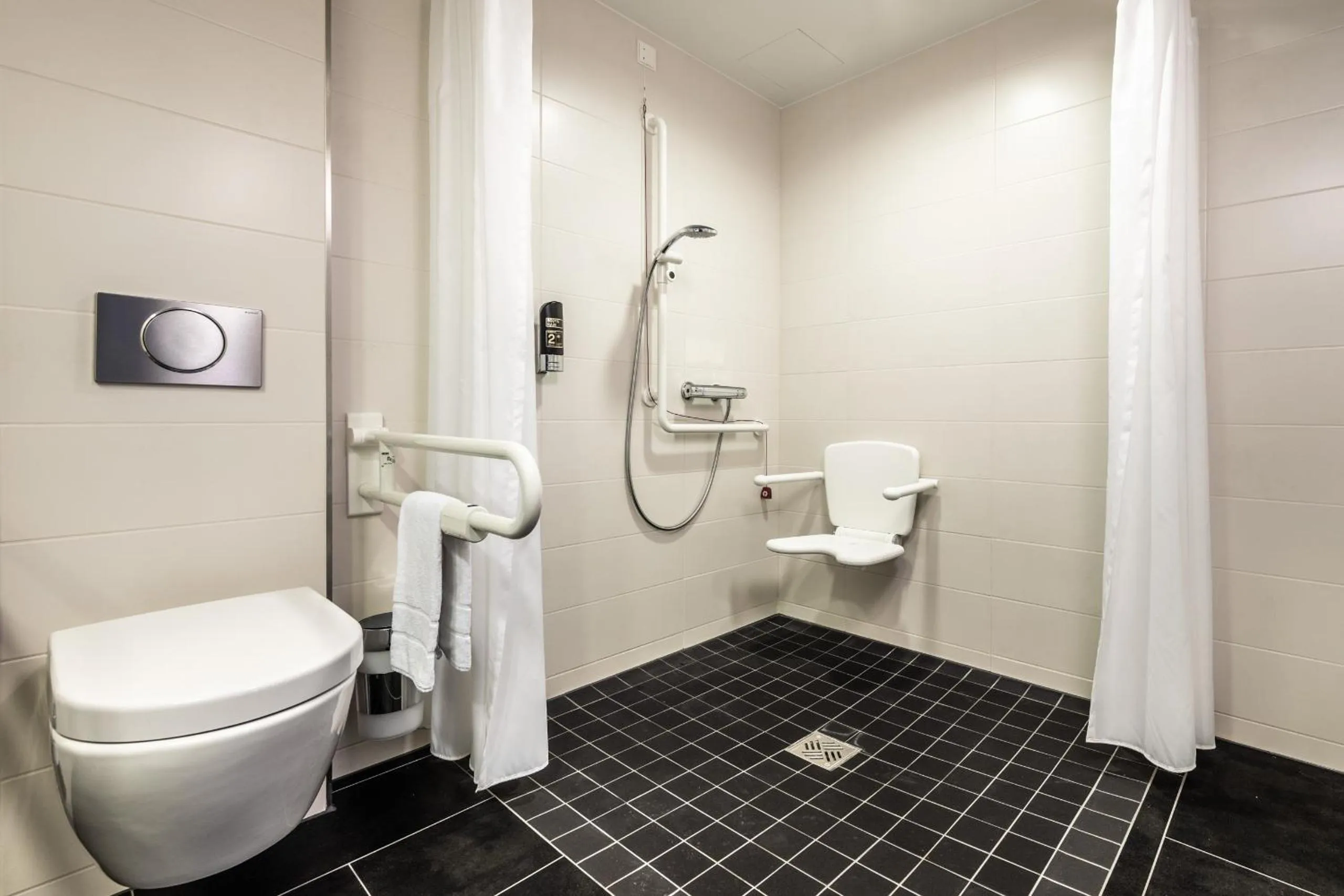Facility for disabled guests in Serways Hotel Bruchsal West