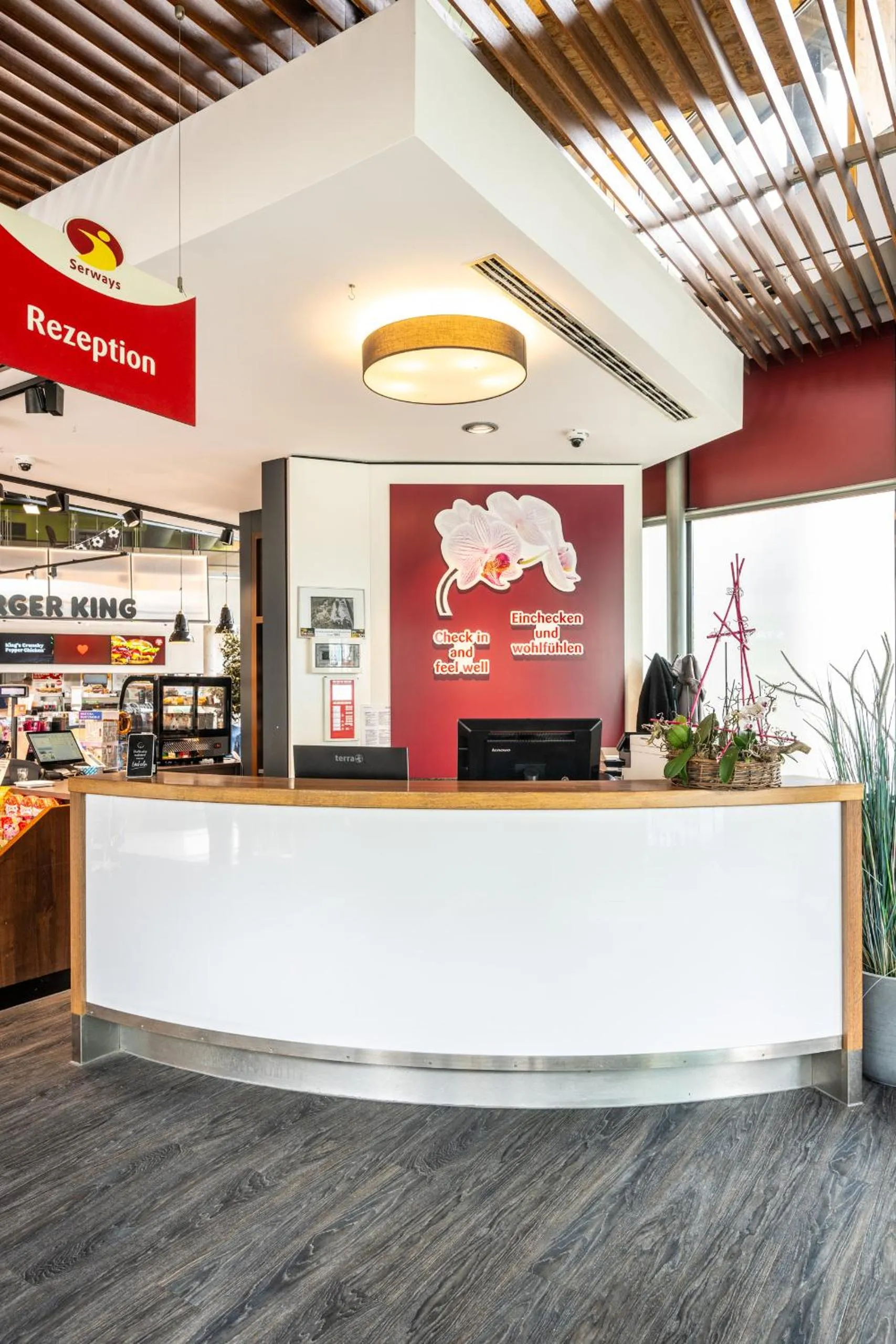 Lobby or reception in Serways Hotel Bruchsal West