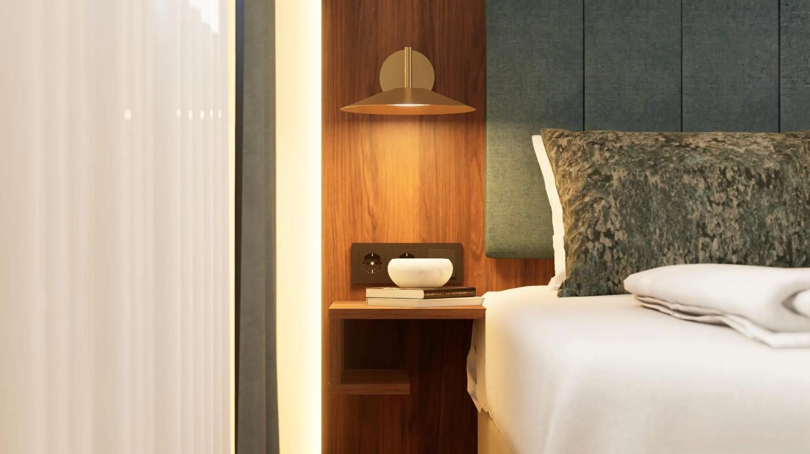 Bed in City-Hotel Aschaffenburg