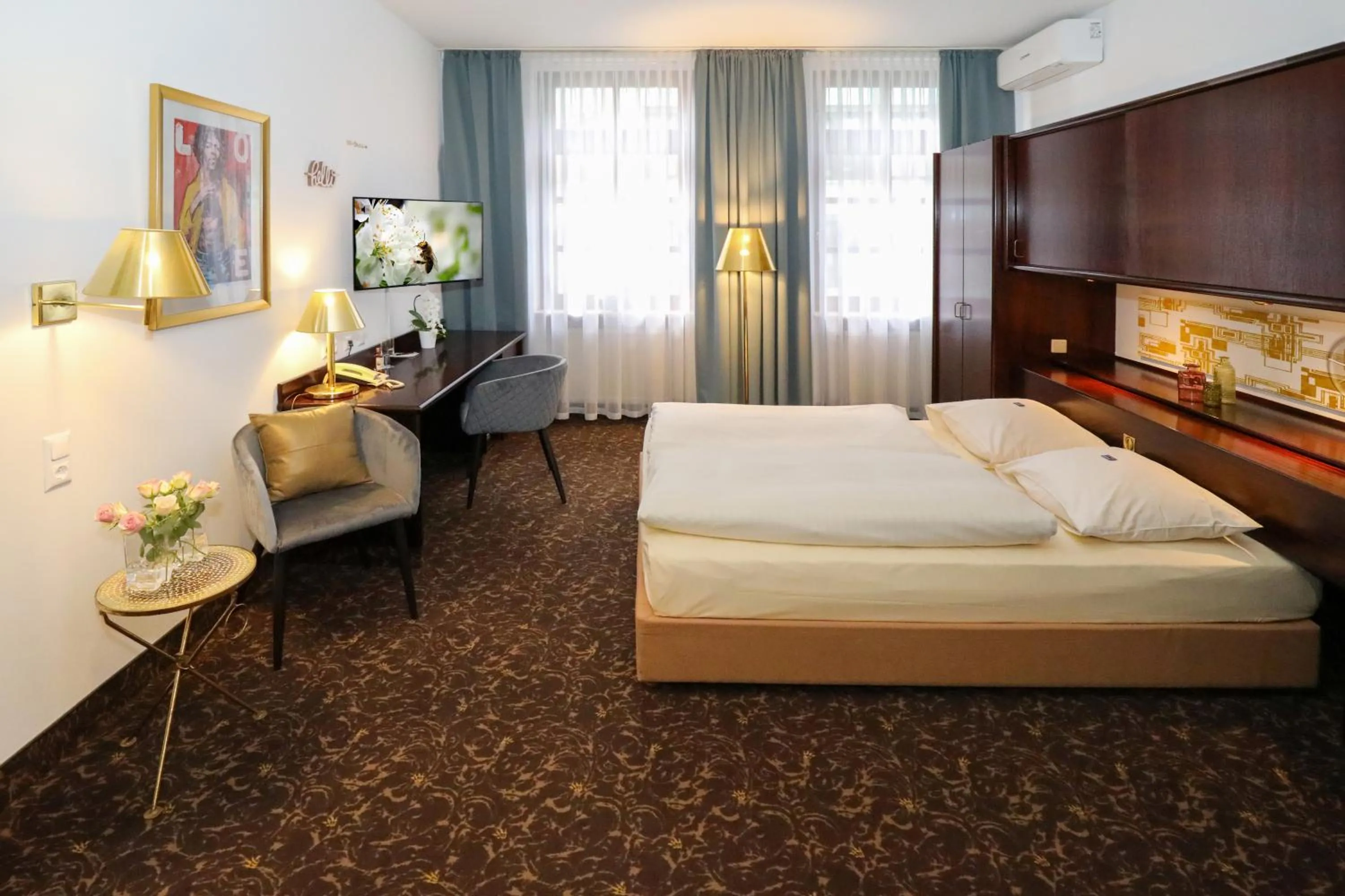 Bed in City-Hotel Aschaffenburg