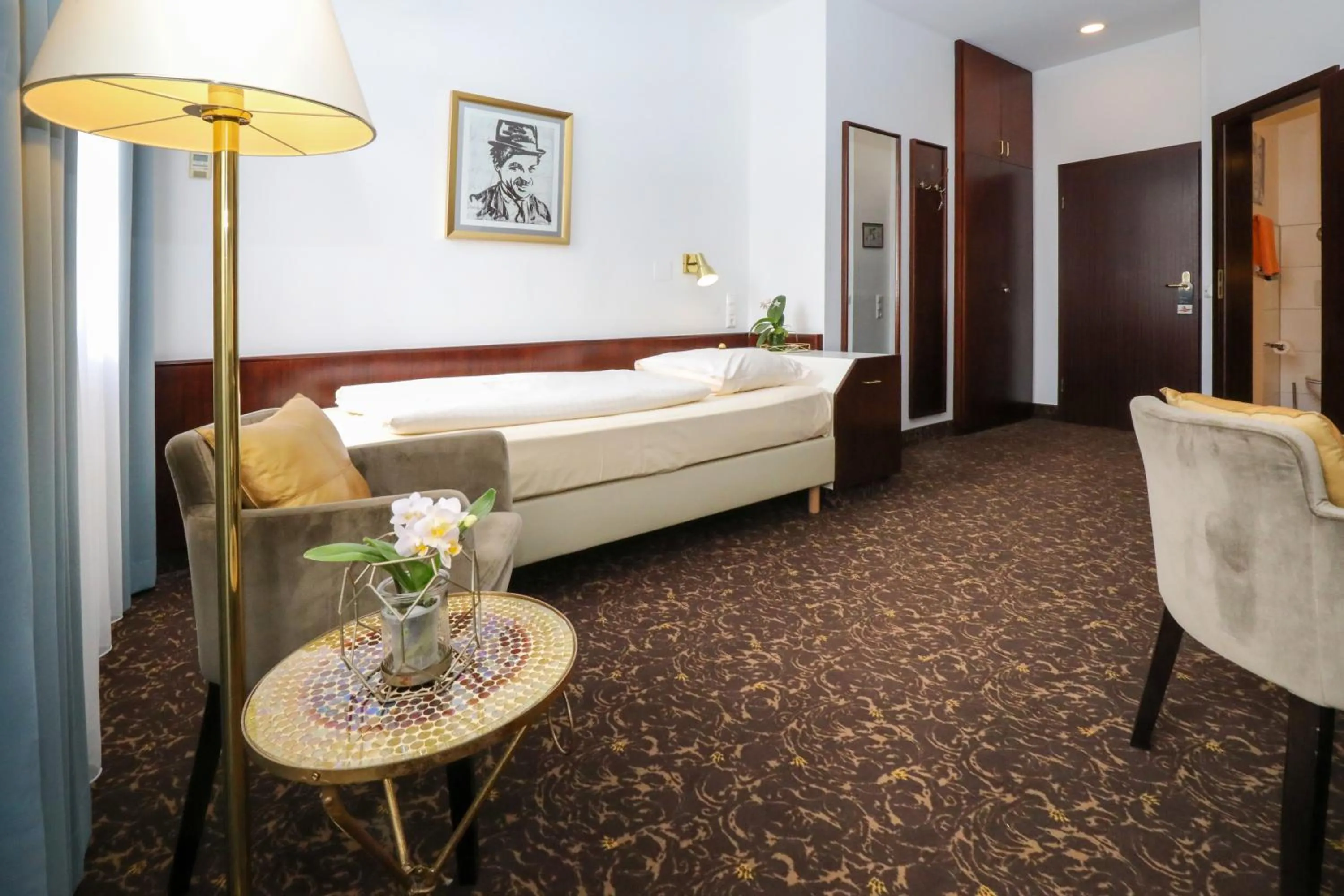 Bed in City-Hotel Aschaffenburg