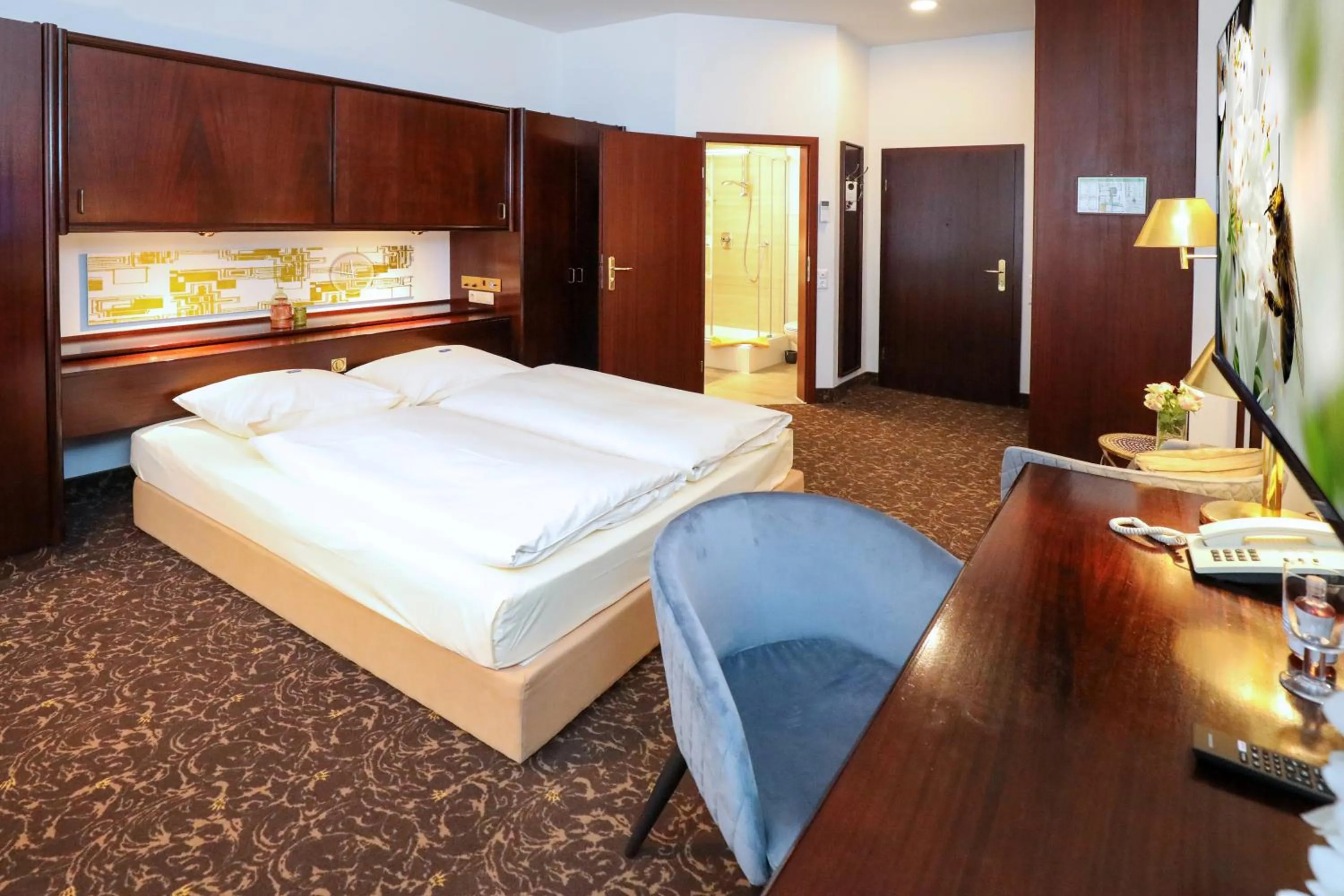 Bed in City-Hotel Aschaffenburg