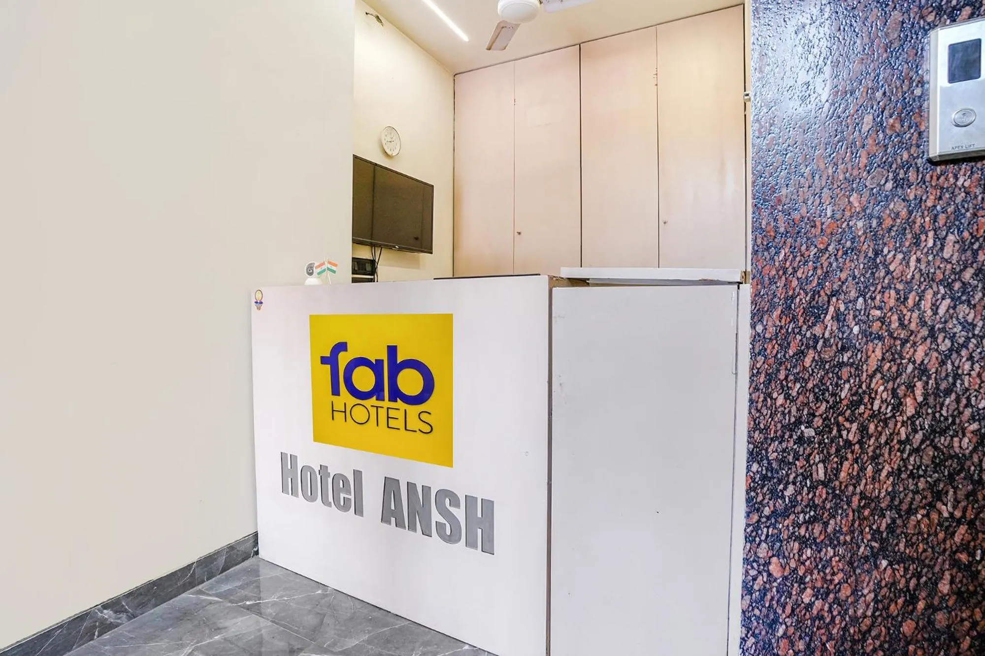 Lobby or reception in FabHotel Ansh