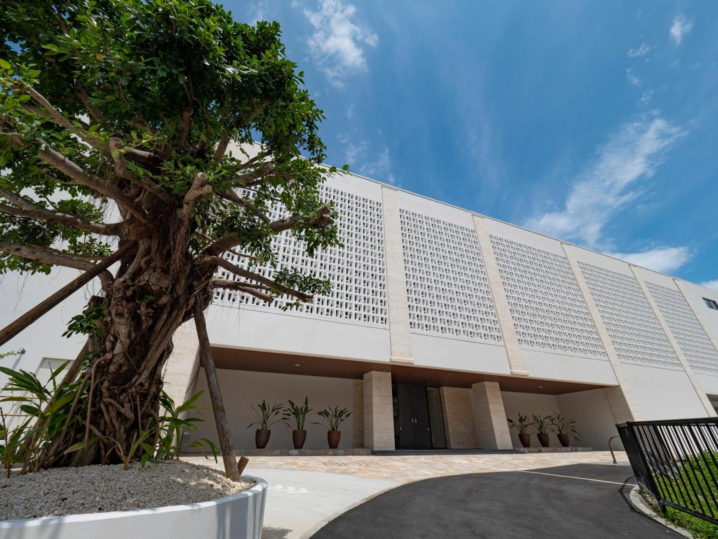 Property building in UMITO Okinawa Onnason