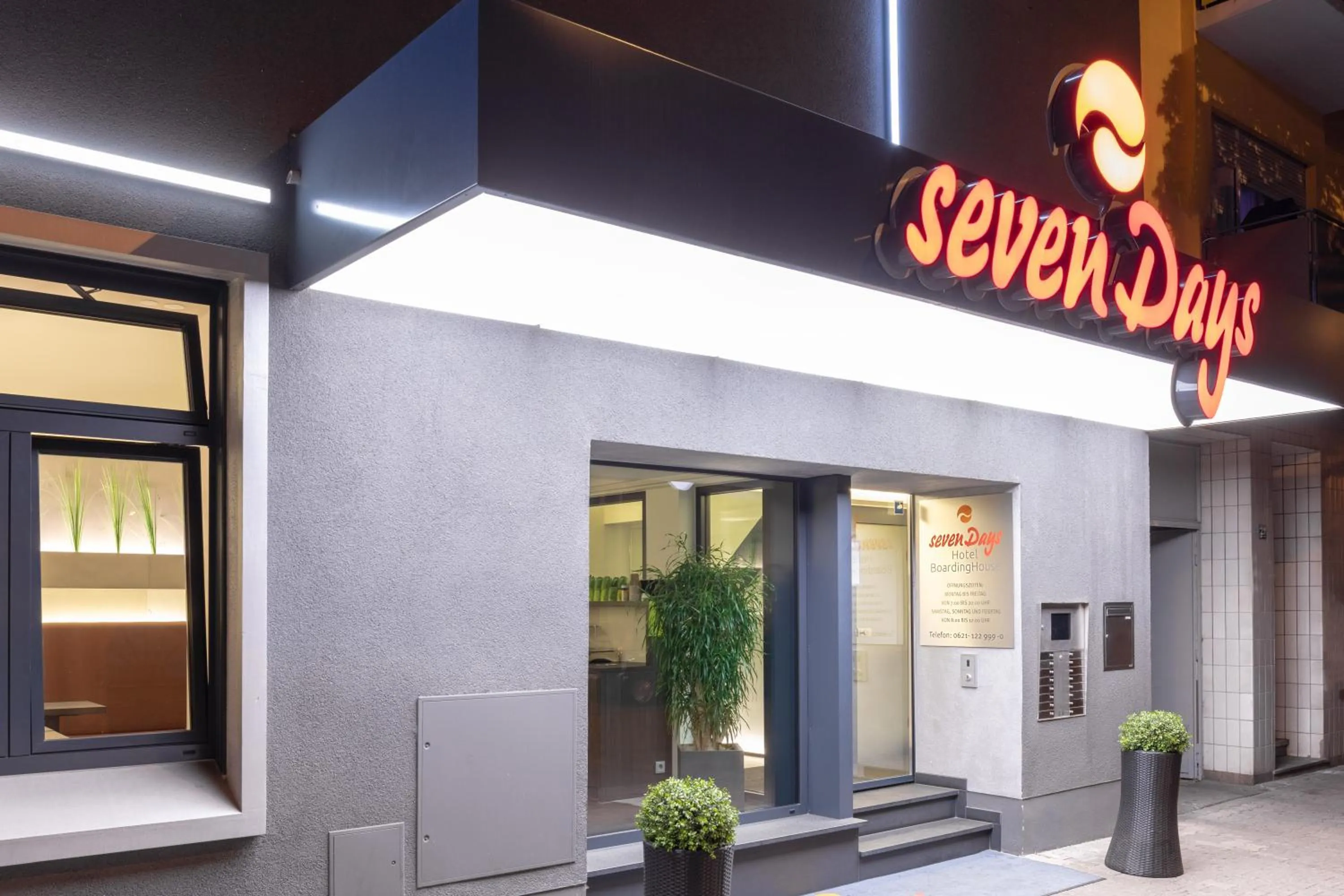 Facade/entrance in sevenDays Hotel BoardingHouse Mannheim