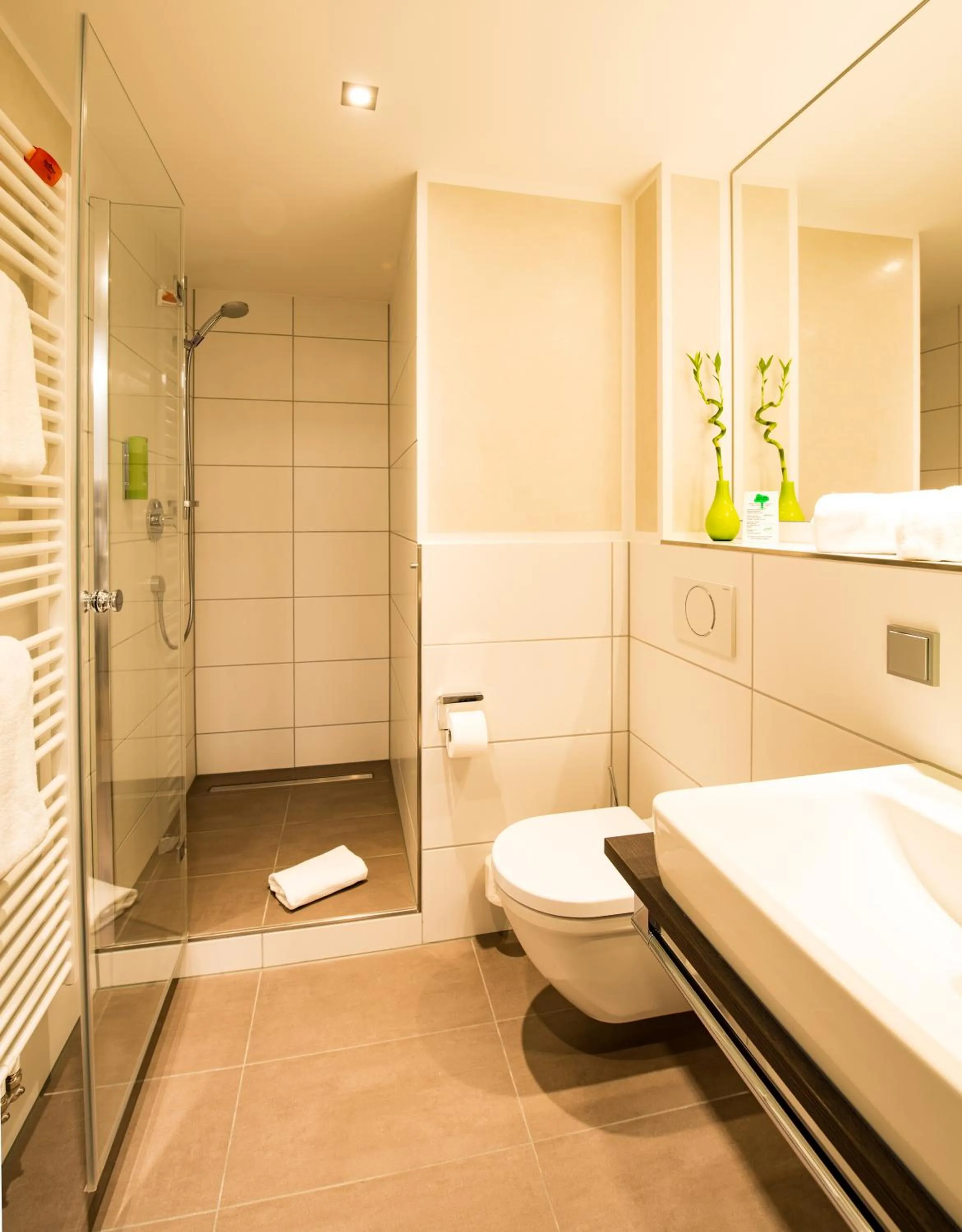 Shower in sevenDays Hotel BoardingHouse Mannheim