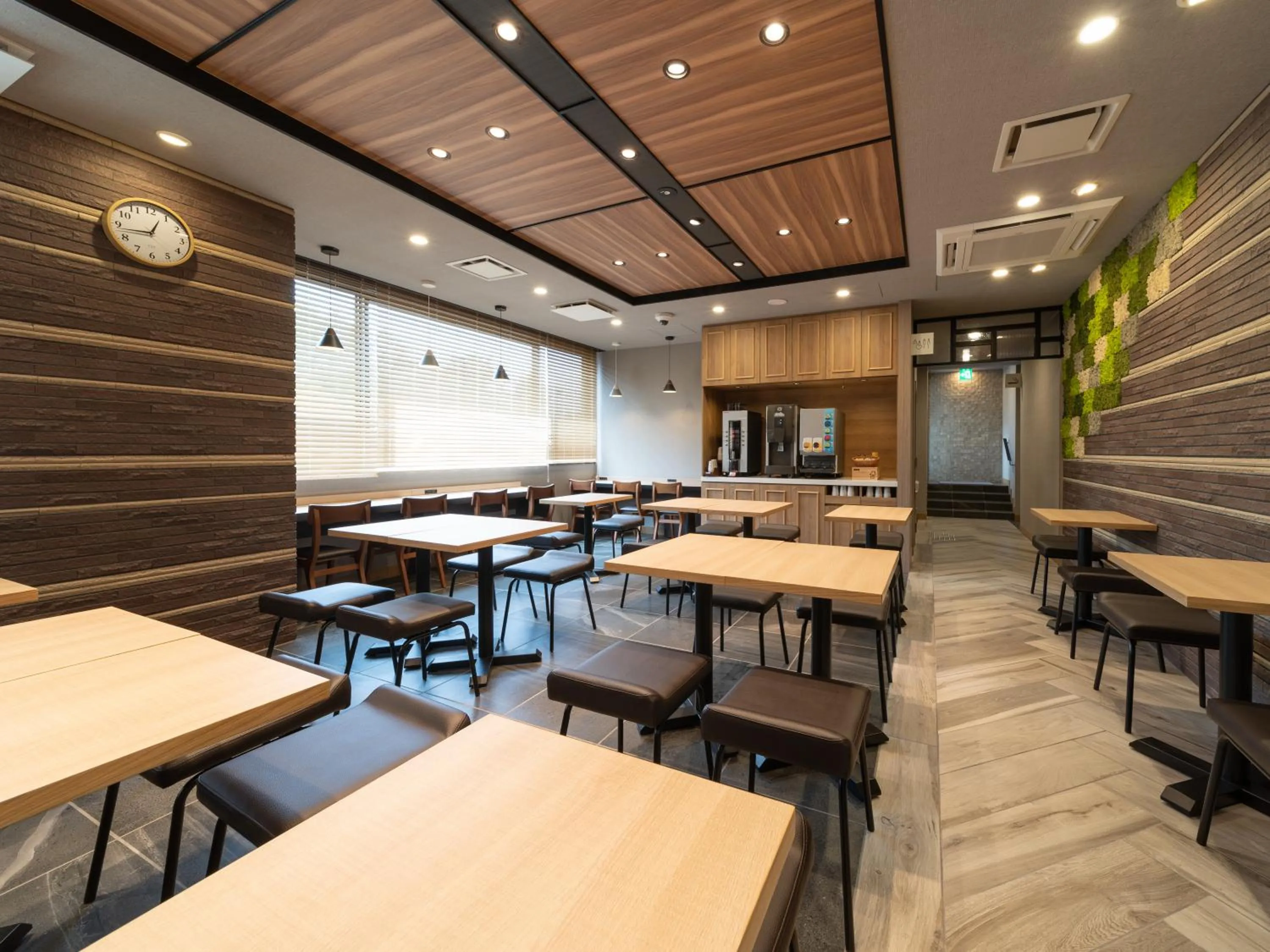 Restaurant/places to eat in Super Hotel Higashi-Maizuru