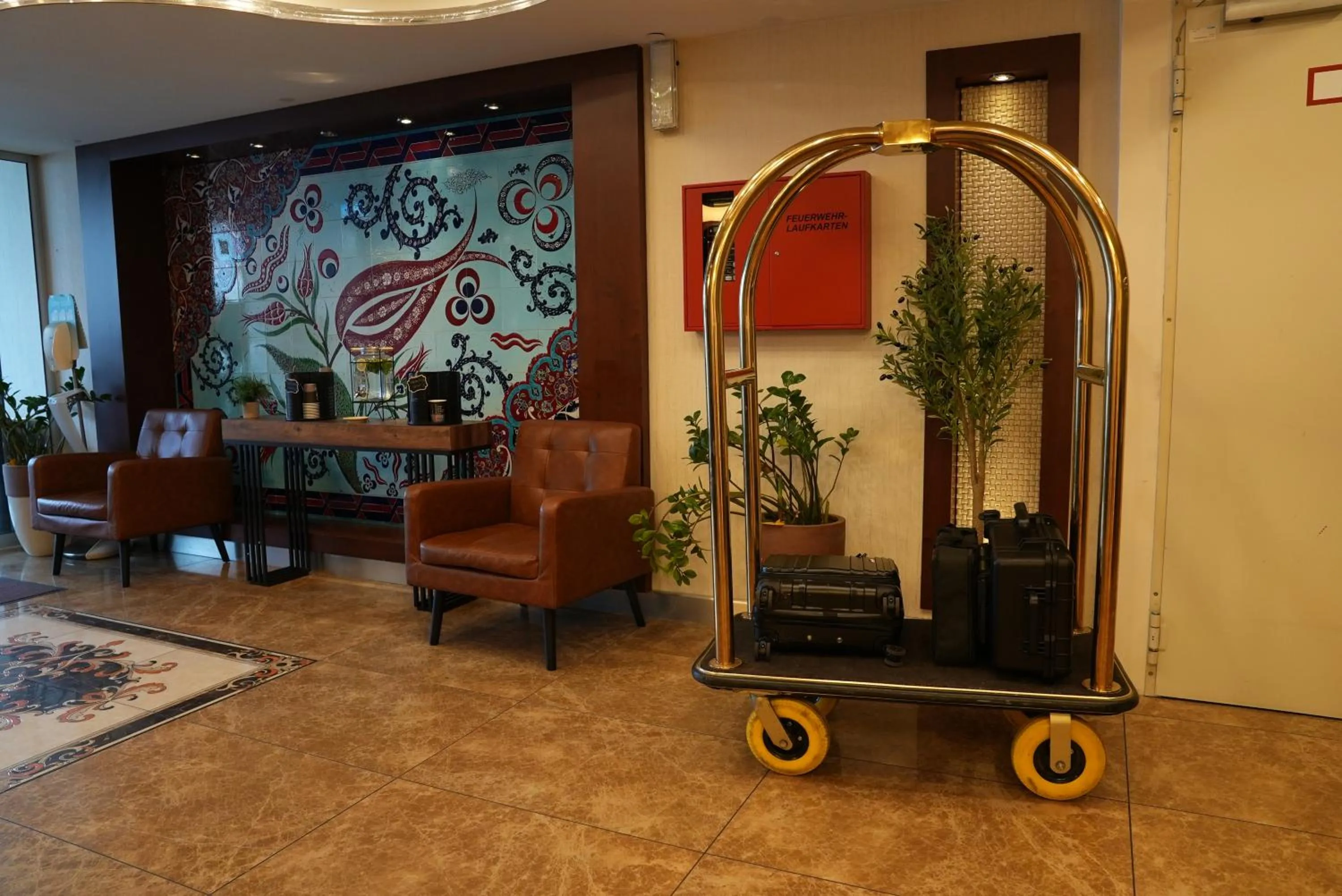 Lobby or reception in Airport Global Hotel